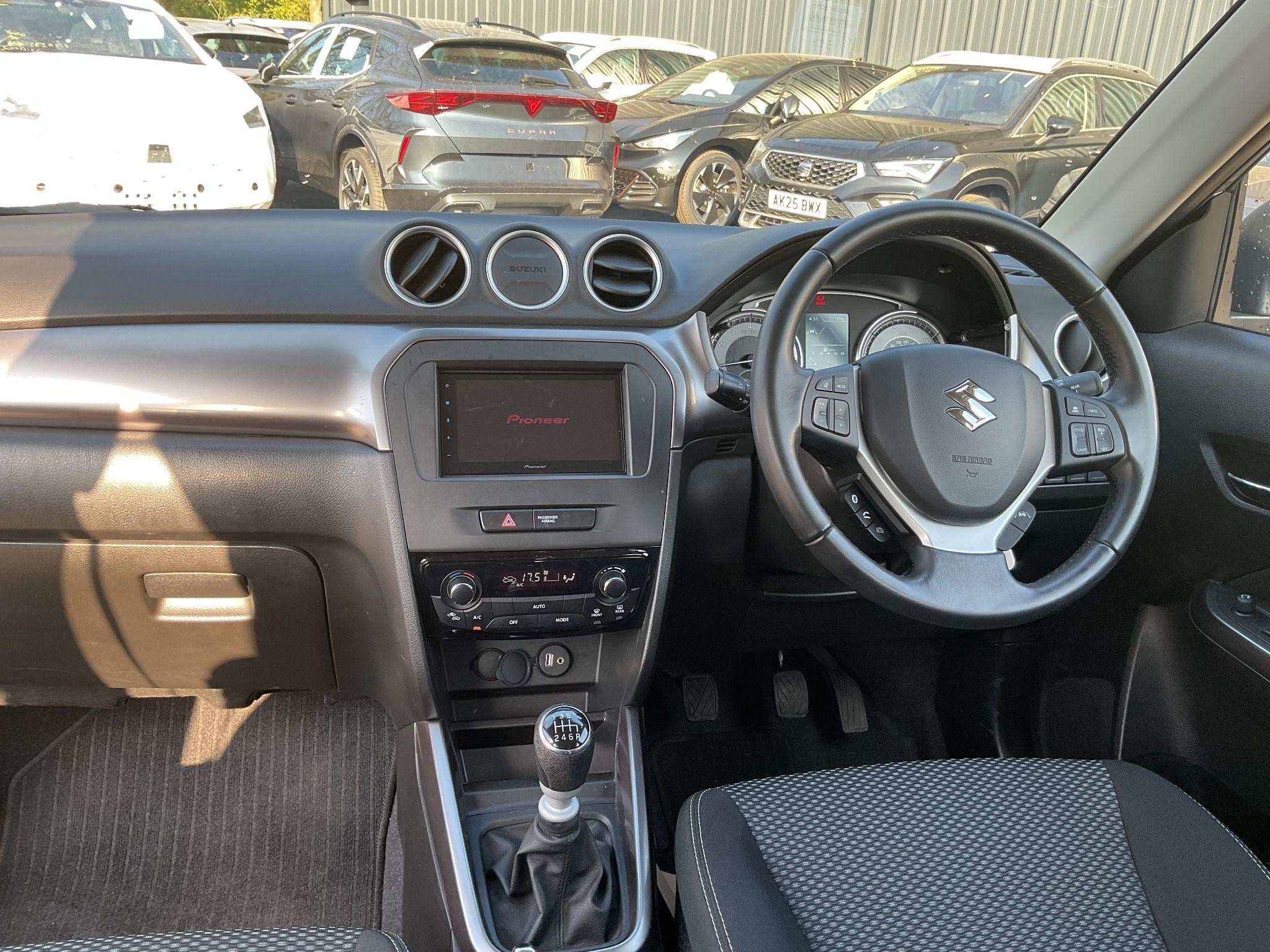 Suzuki Vitara Image 11