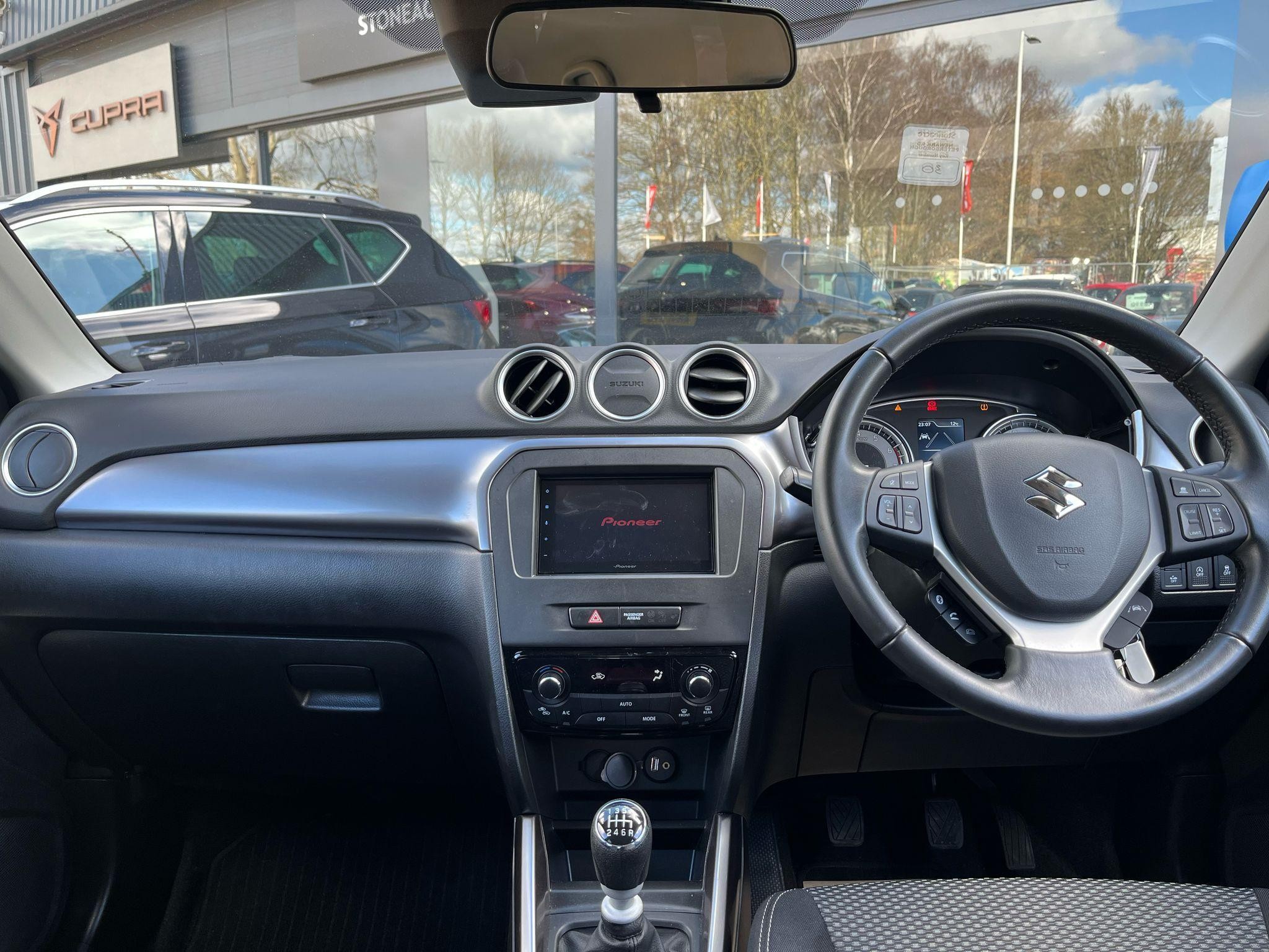 Suzuki Vitara Image 13