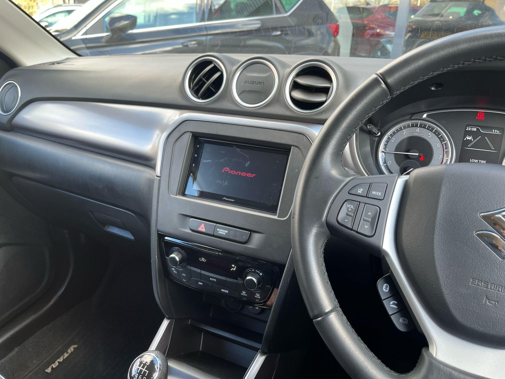 Suzuki Vitara Image 14