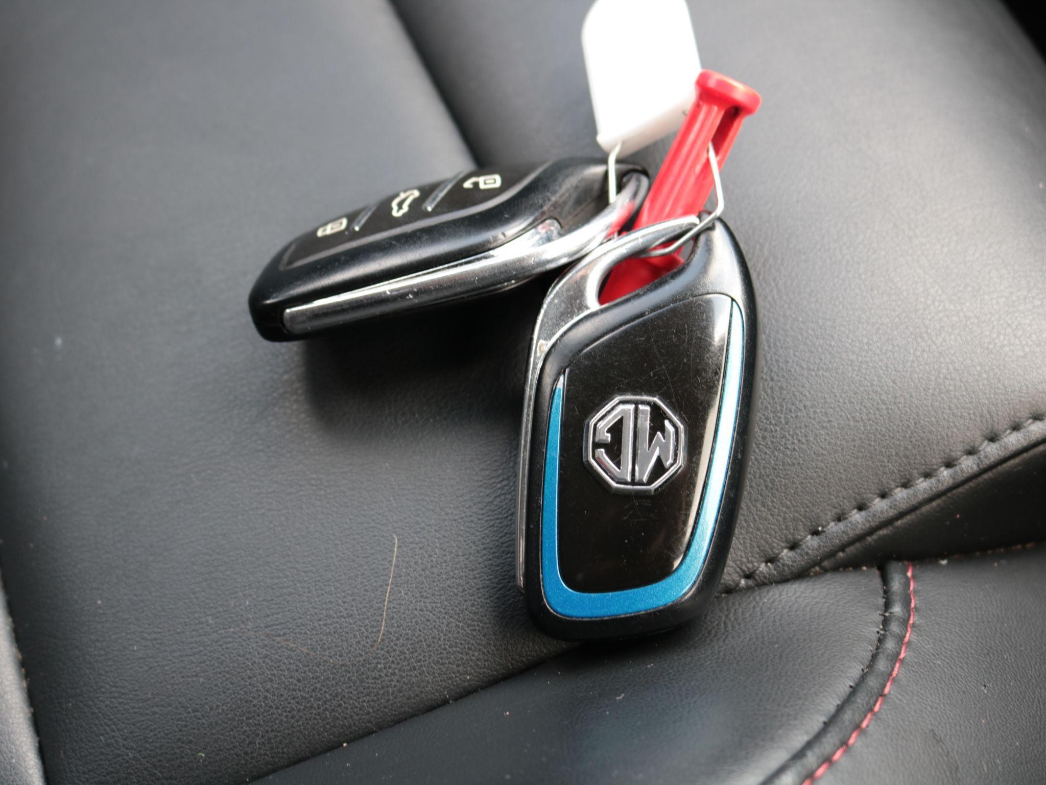 MG HS Image 25