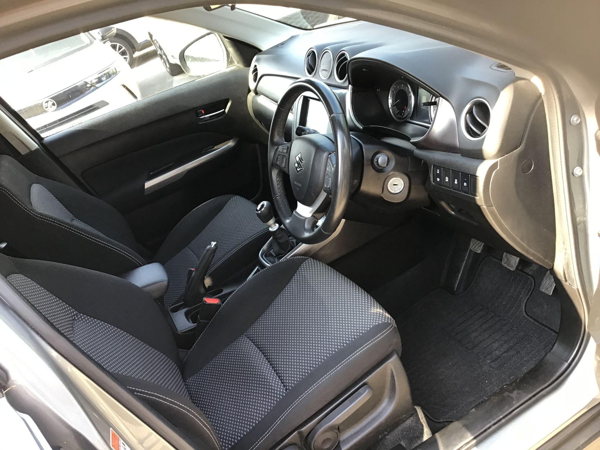 Suzuki Vitara Image 9