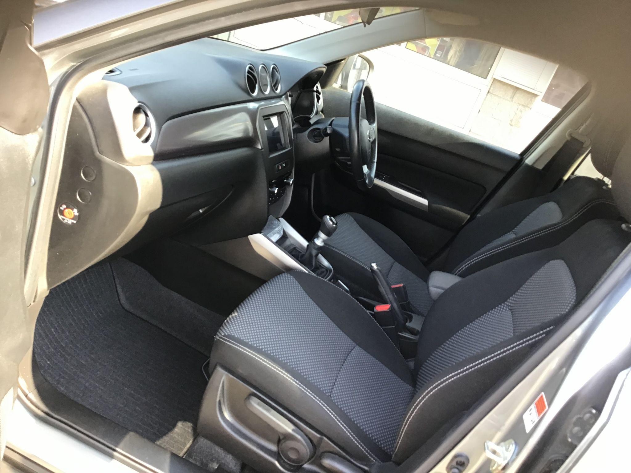 Suzuki Vitara Image 10
