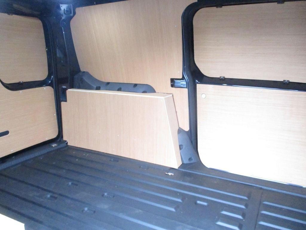 Ford Transit Connect Image 17