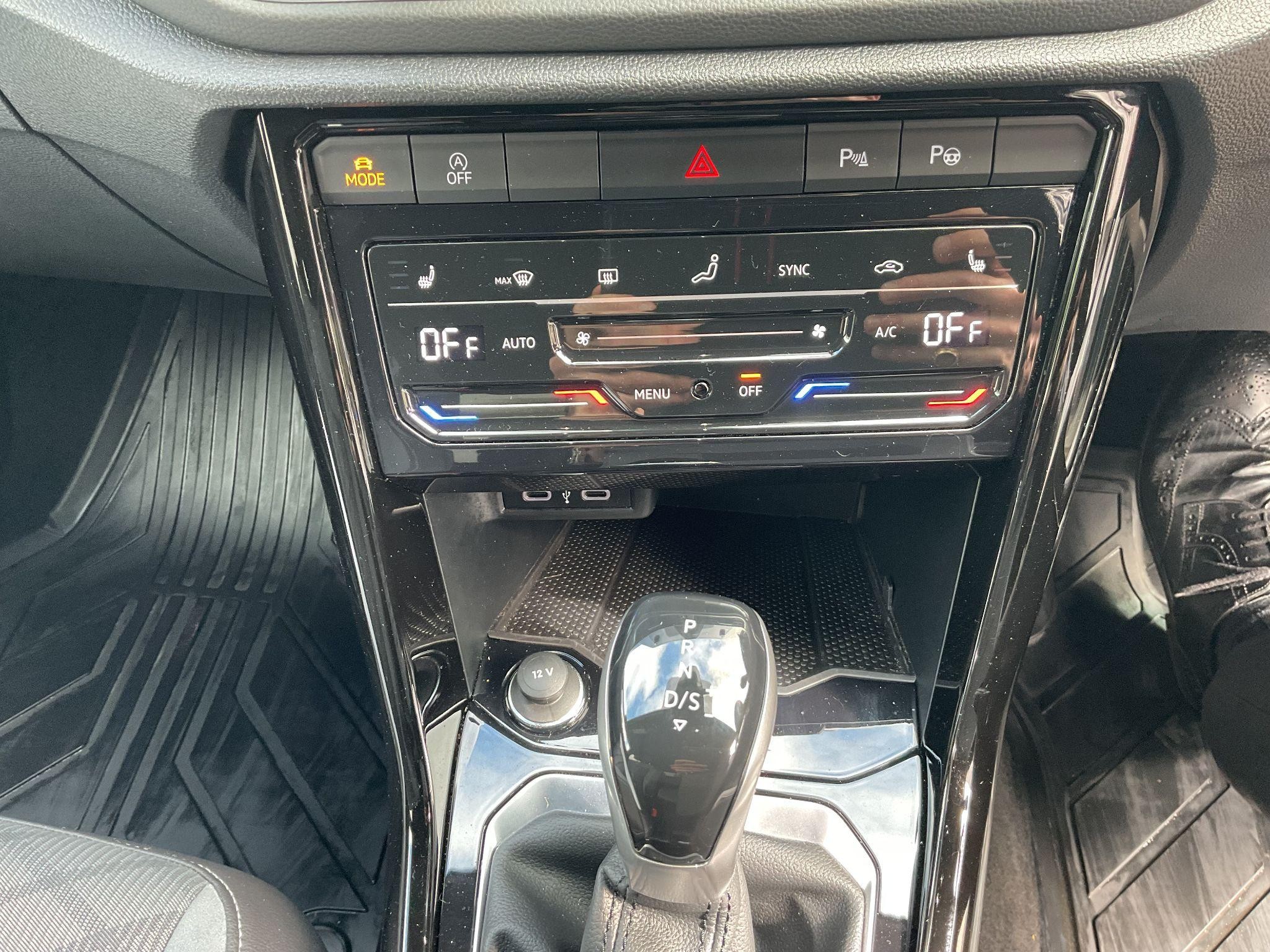 Volkswagen T-Roc Image 11