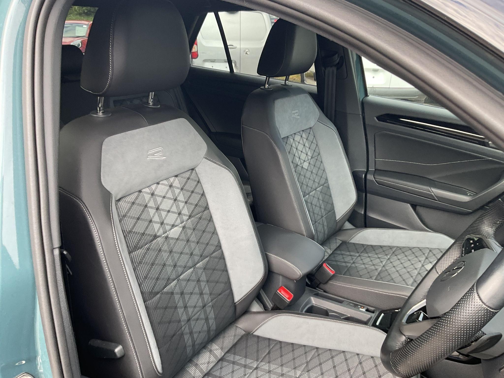 Volkswagen T-Roc Image 16