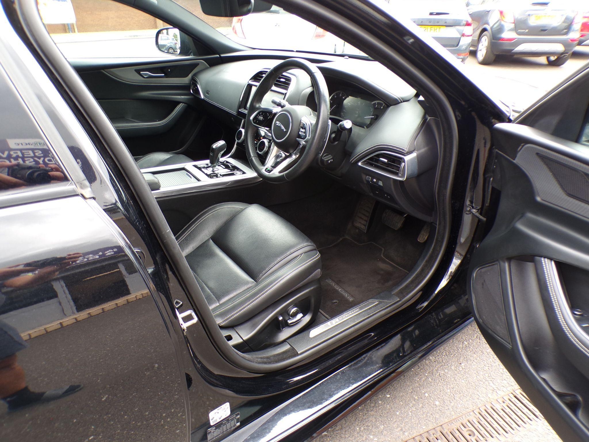 Jaguar XE Image 12