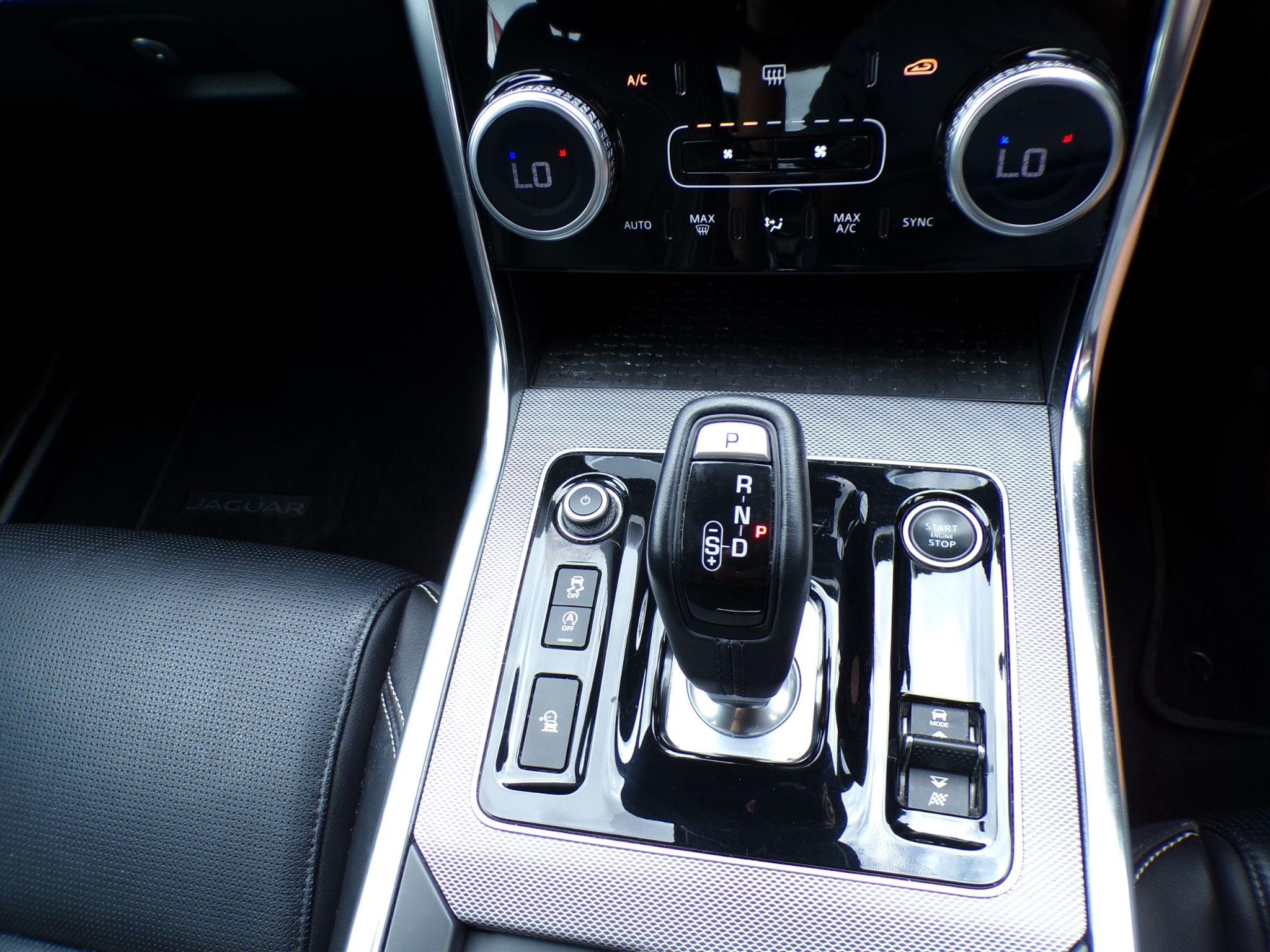 Jaguar XE Image 22