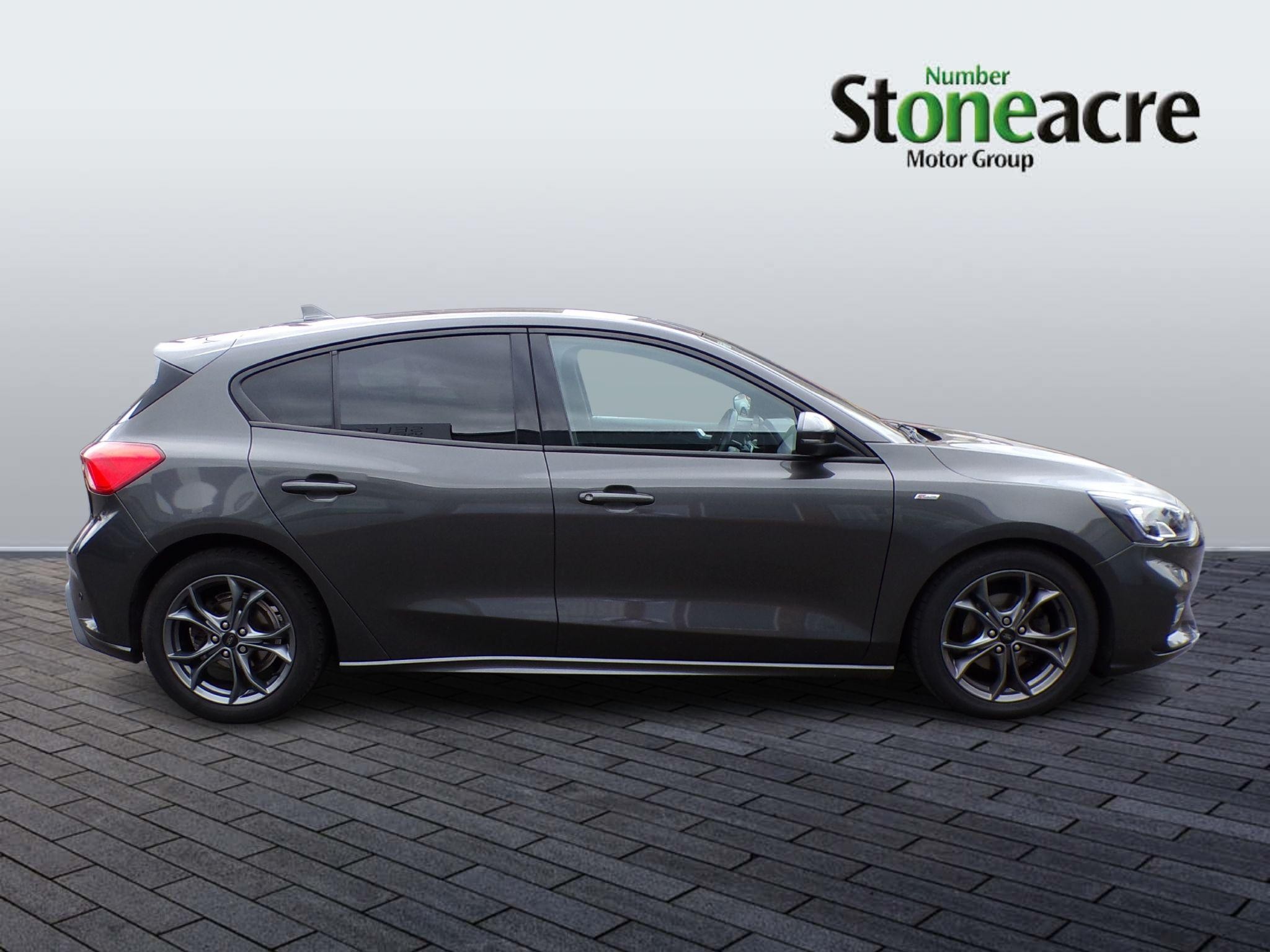Ford Focus Image 2