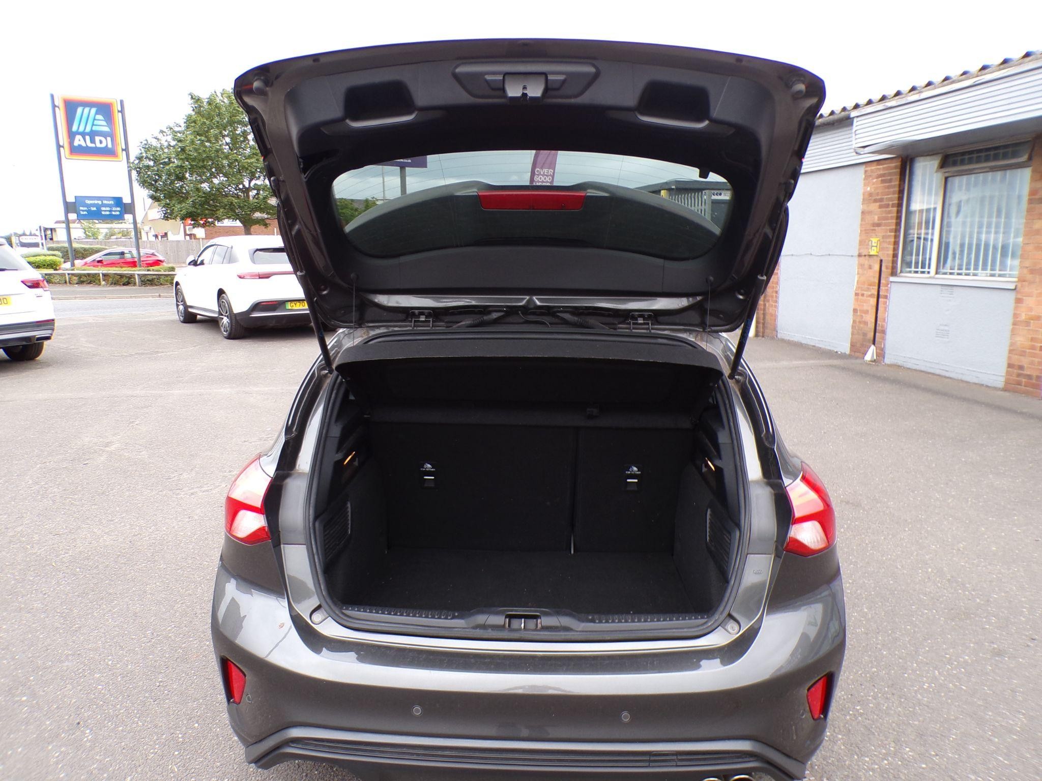 Ford Focus Image 10