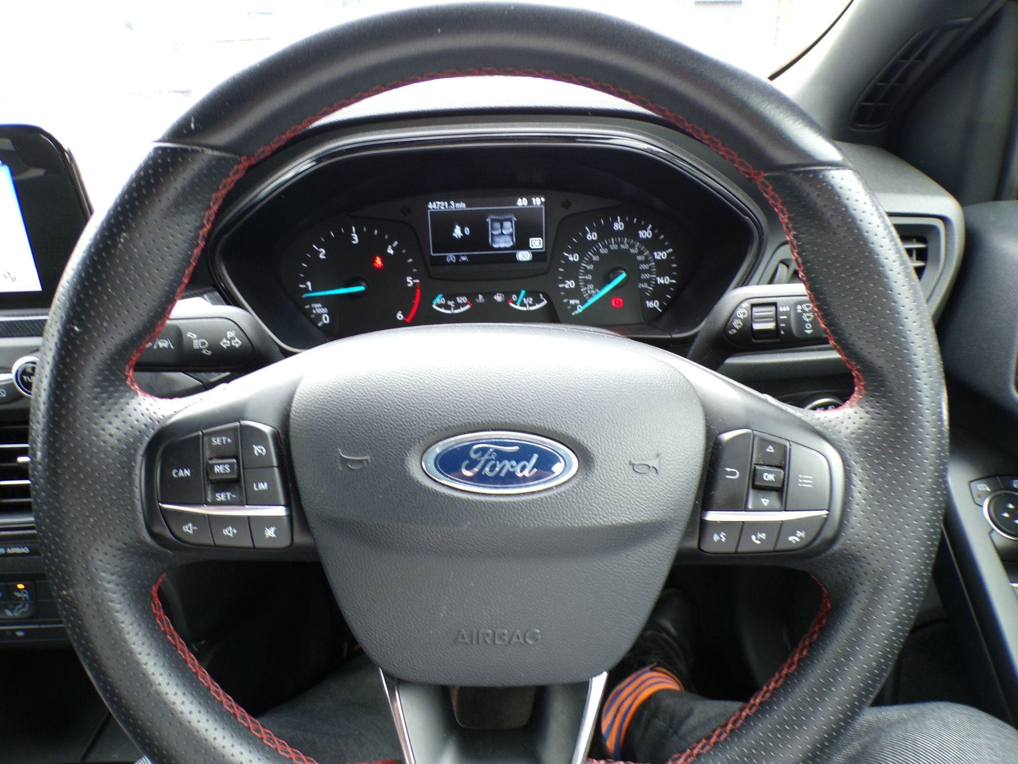 Ford Focus Image 17