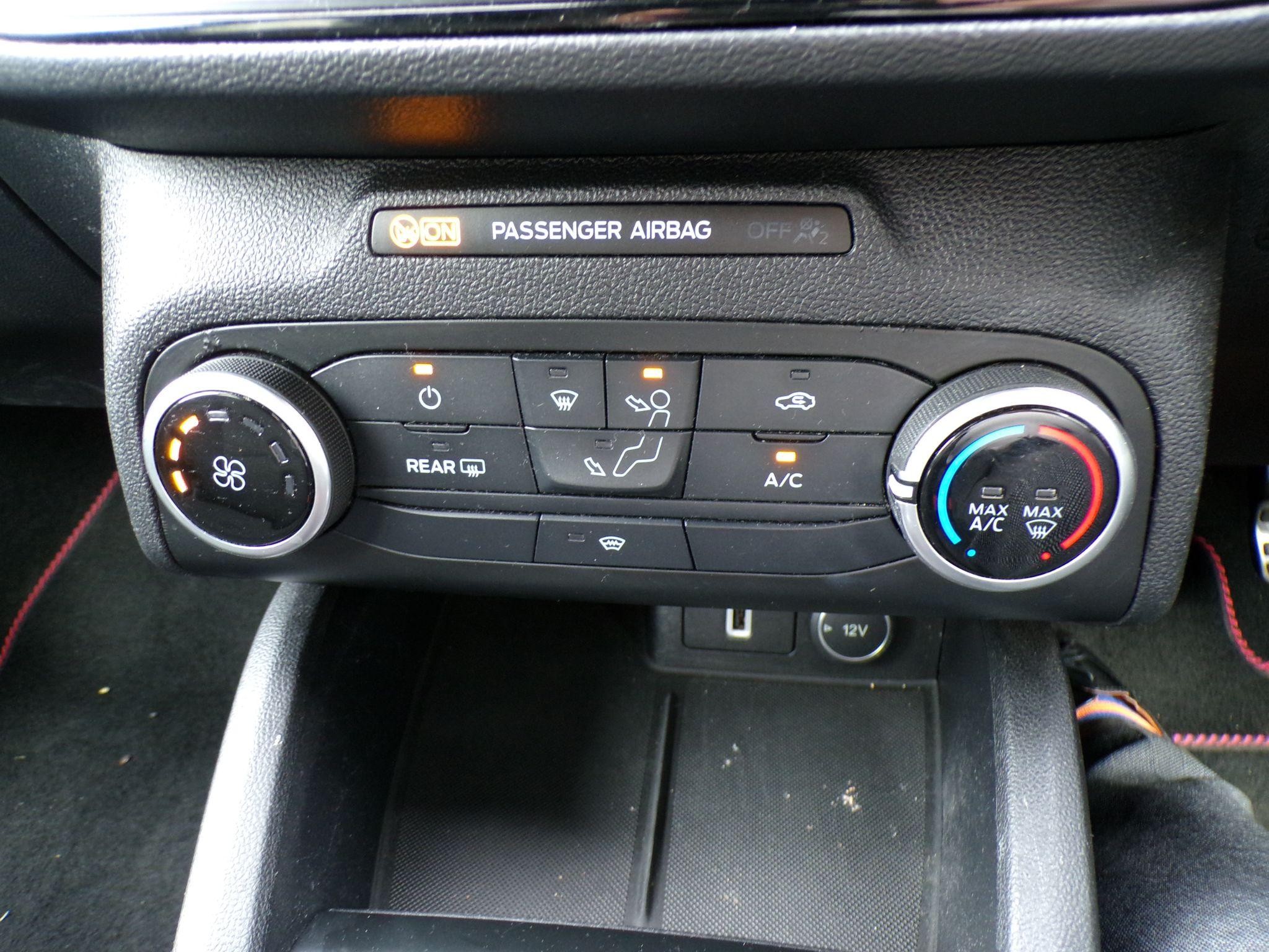 Ford Focus Image 22