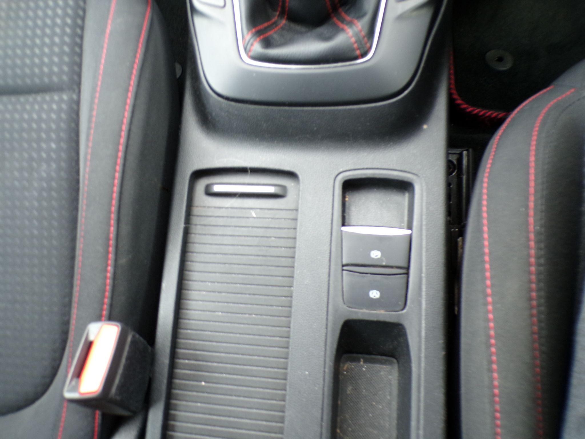 Ford Focus Image 24
