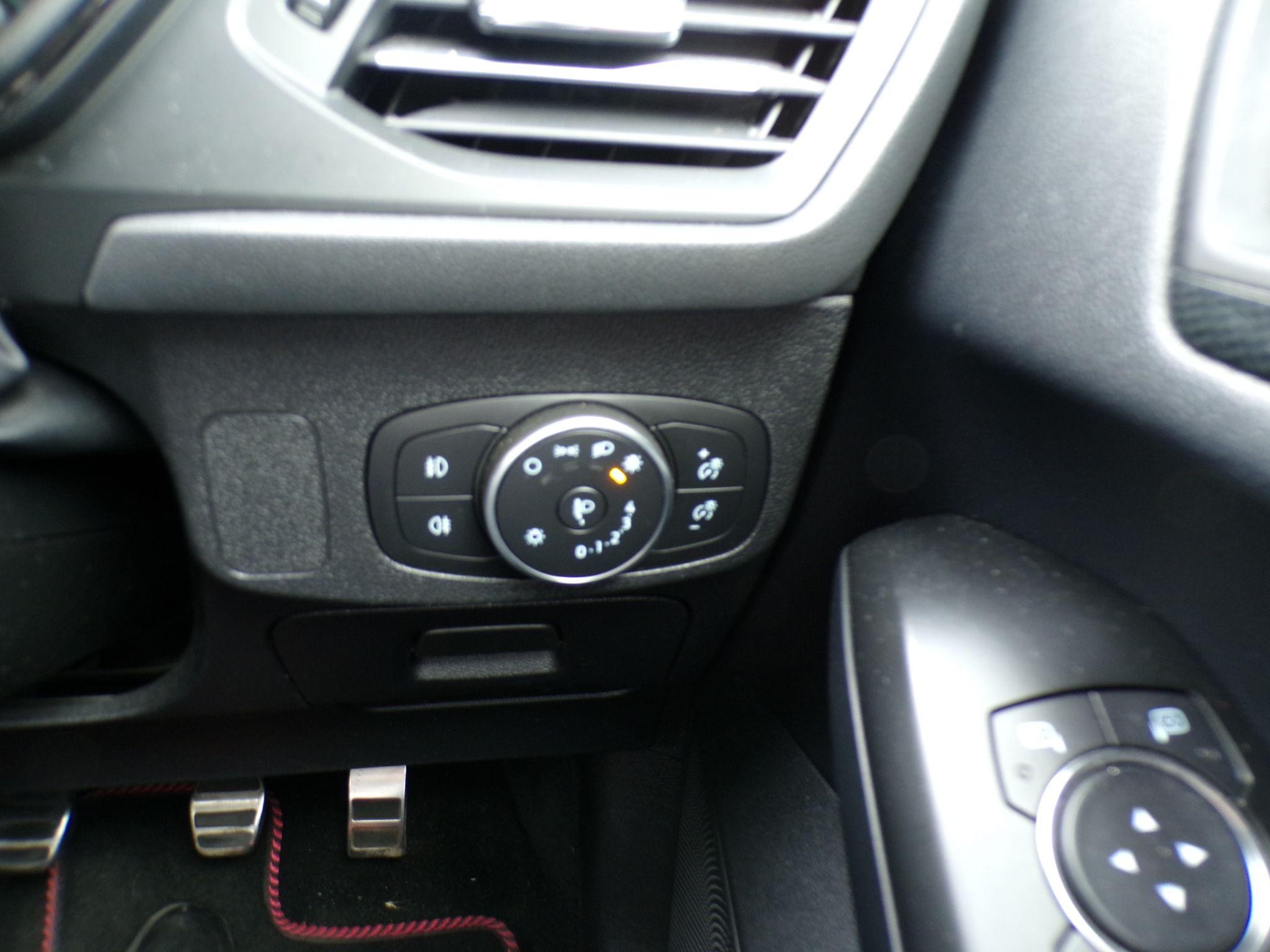 Ford Focus Image 28
