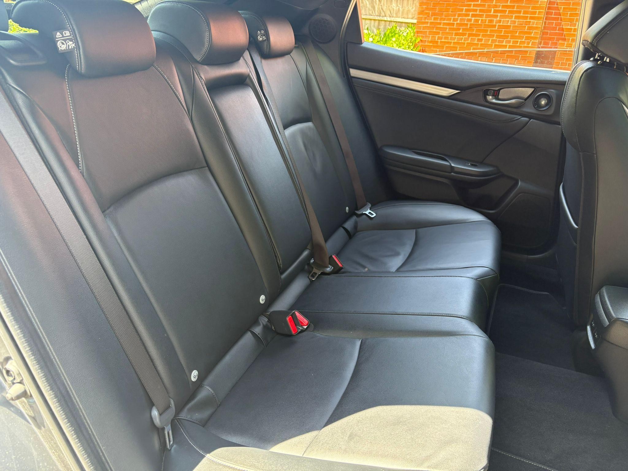 Honda Civic Image 12