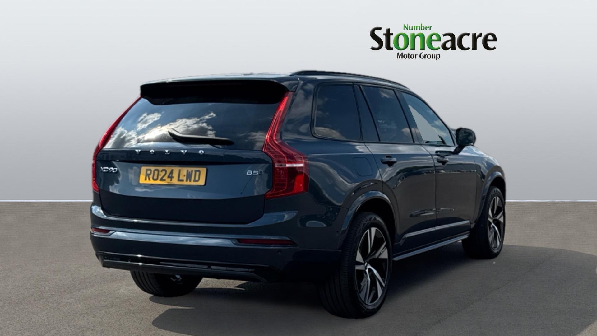 Volvo XC90 Image 2