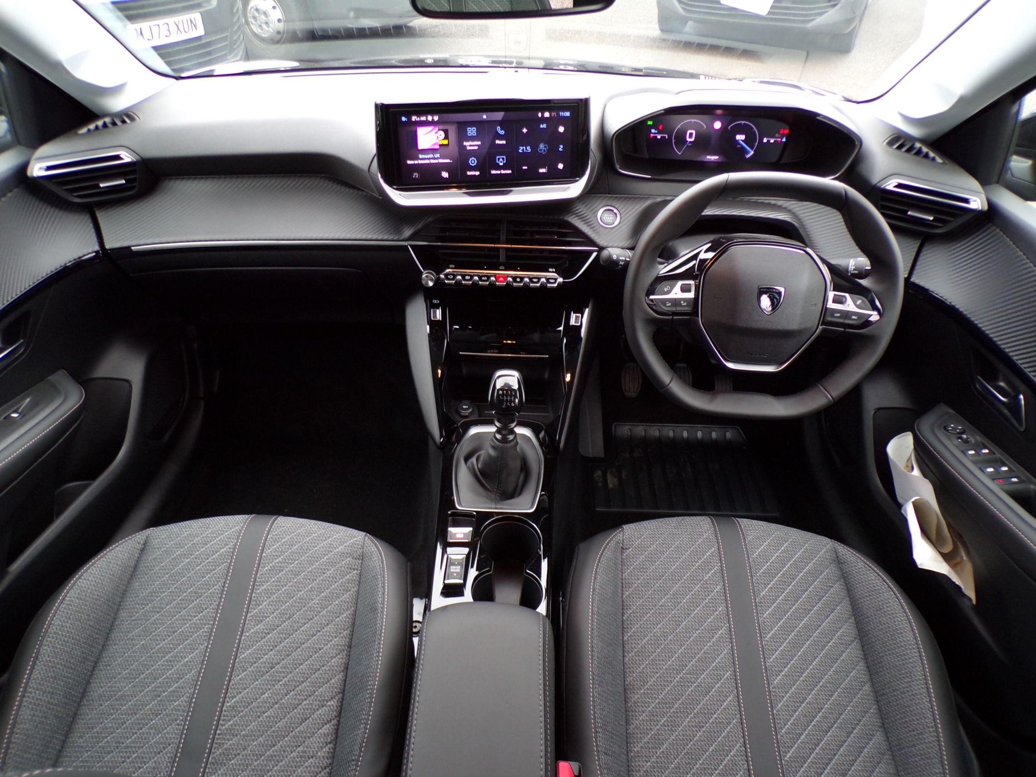 Peugeot 208 Image 14