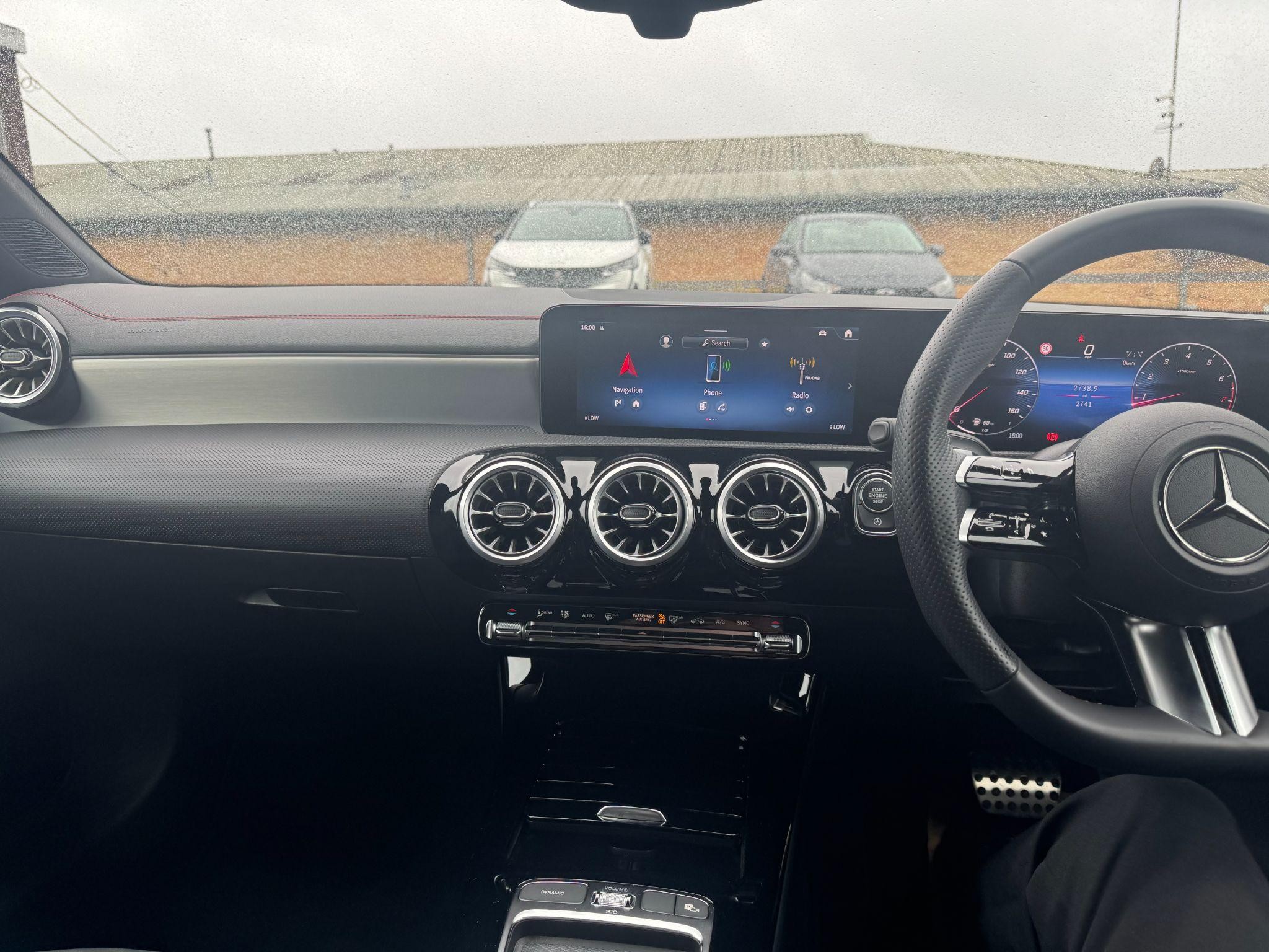 Mercedes-Benz CLA Image 15