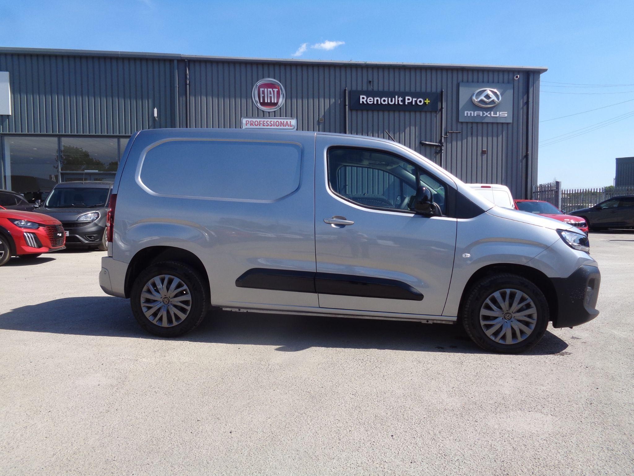 Peugeot Partner Image 2