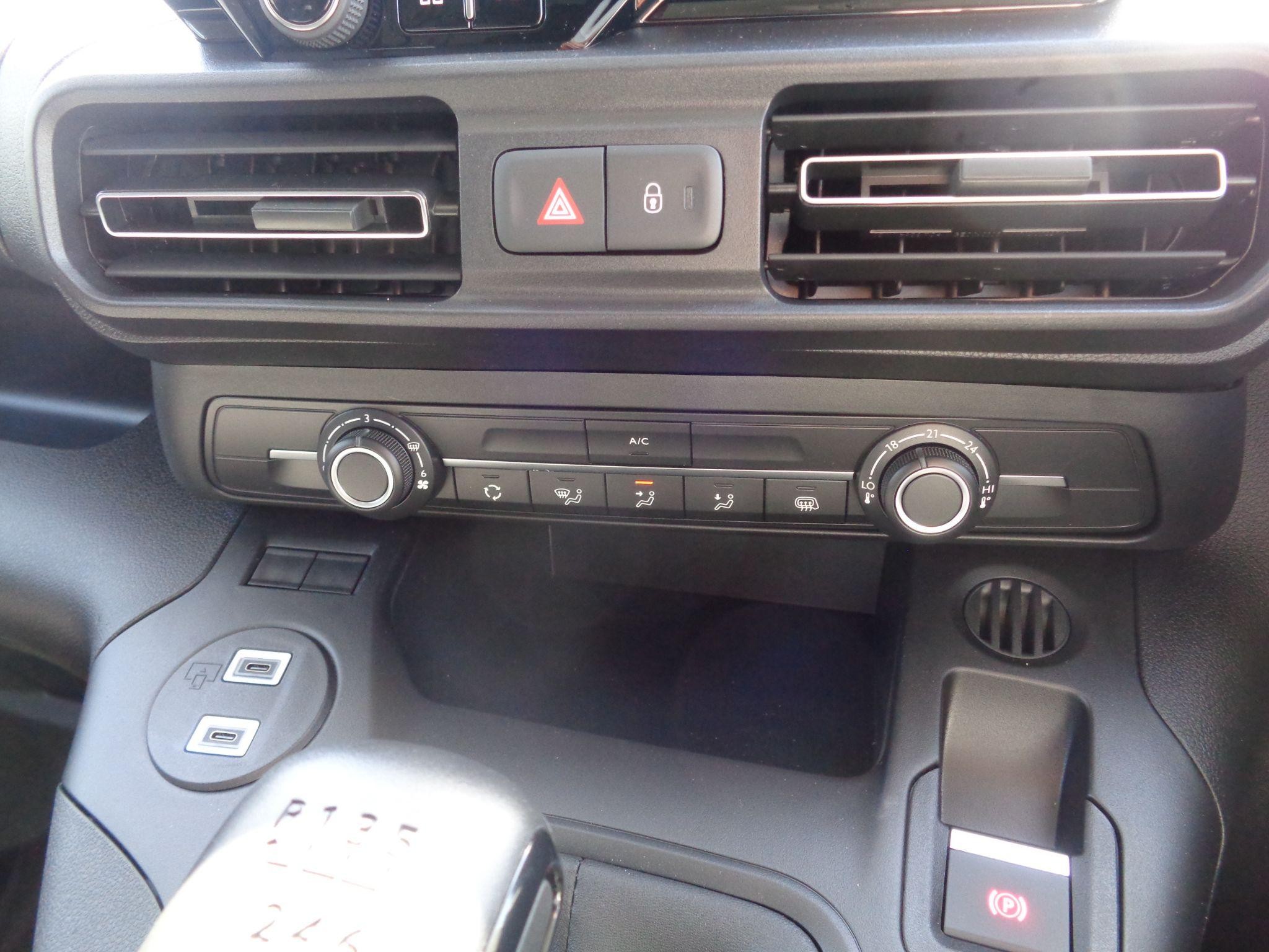 Peugeot Partner Image 23