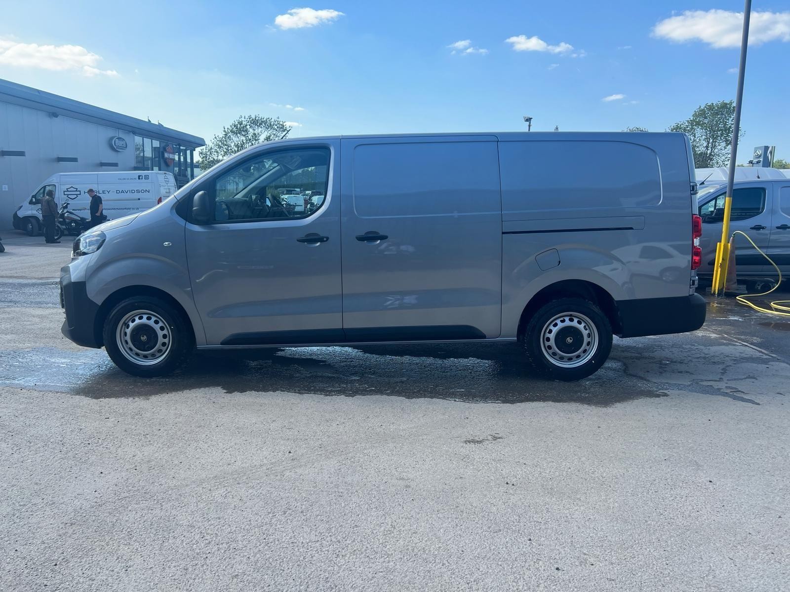 Citroen Dispatch Image 3