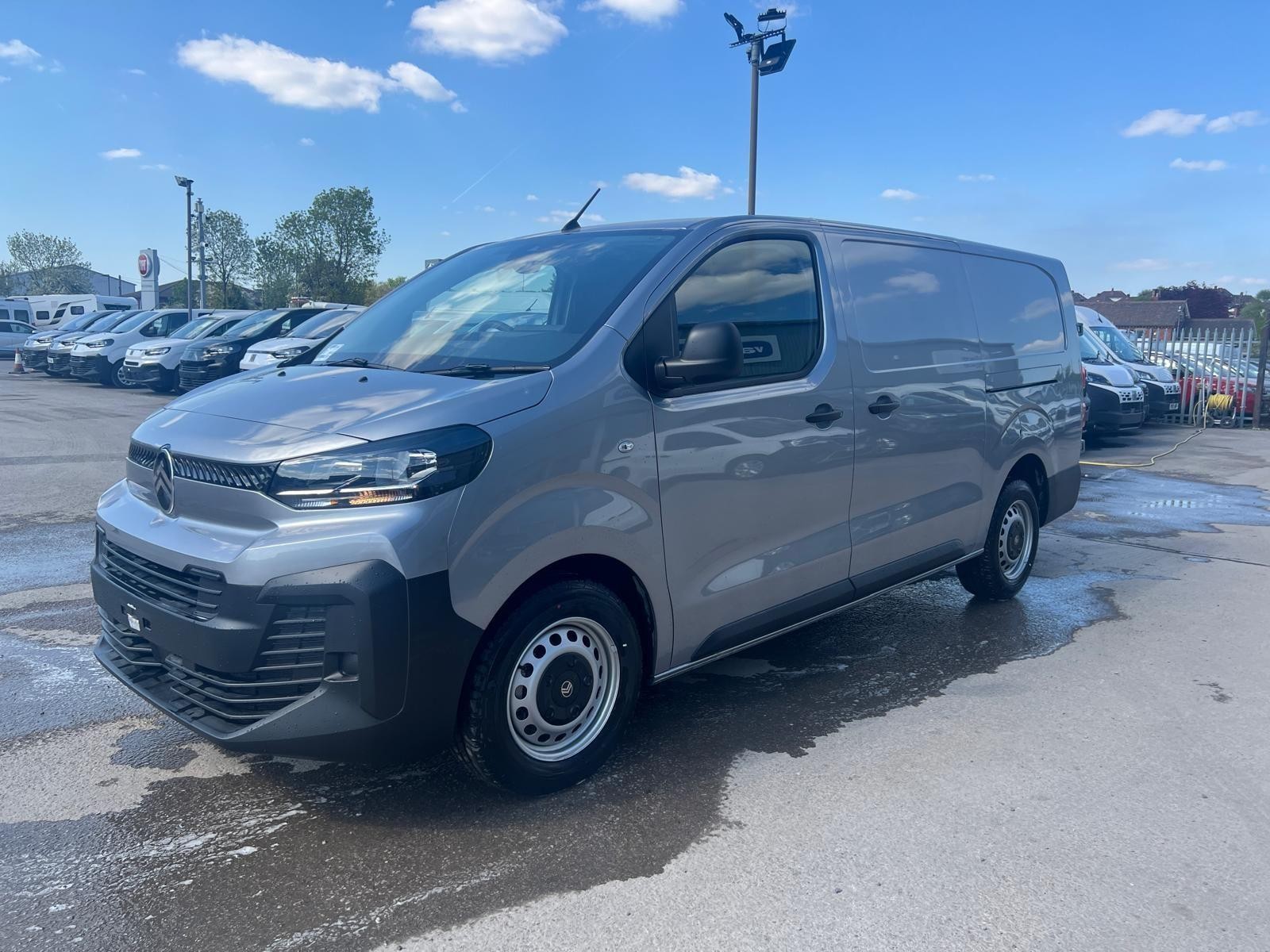 Citroen Dispatch Image 6