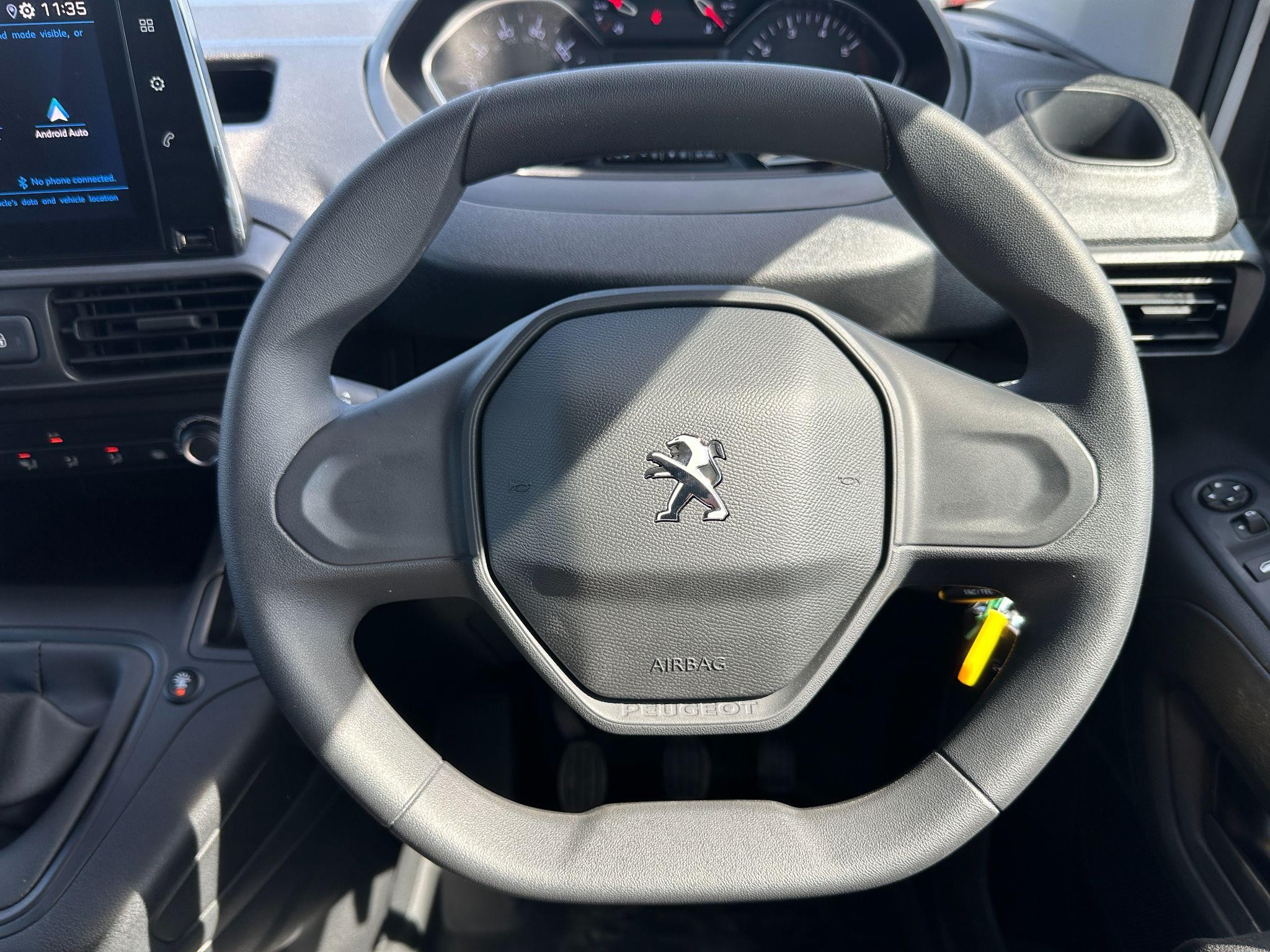Peugeot Partner Image 17
