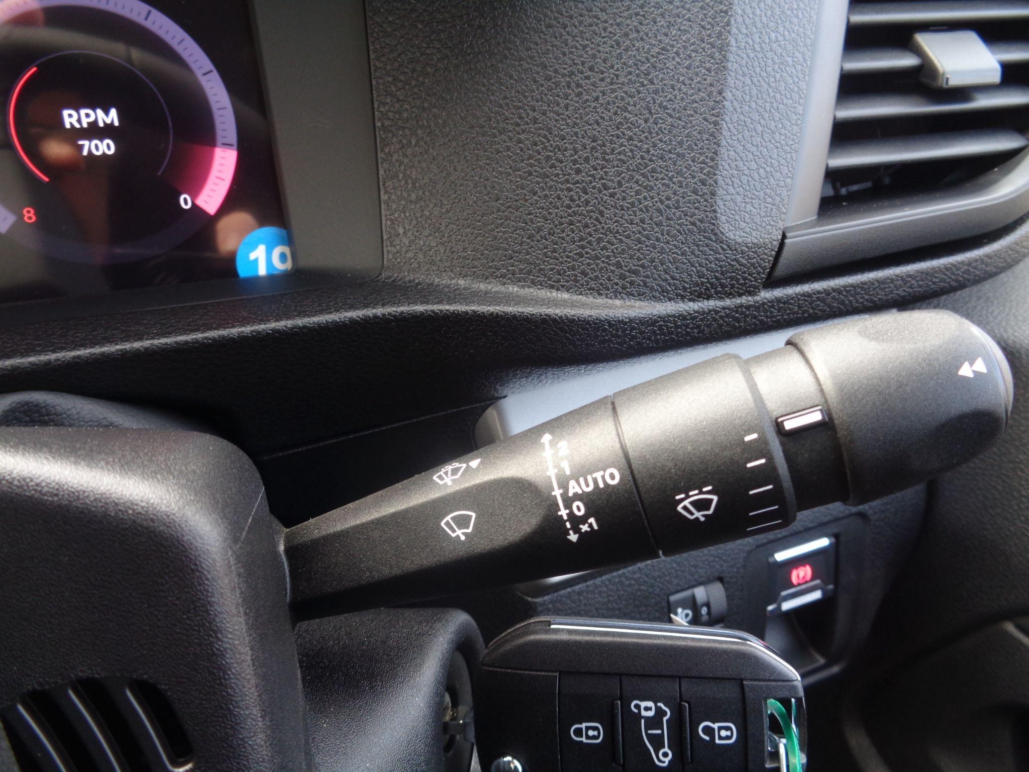 Fiat Scudo Crew Van Image 16
