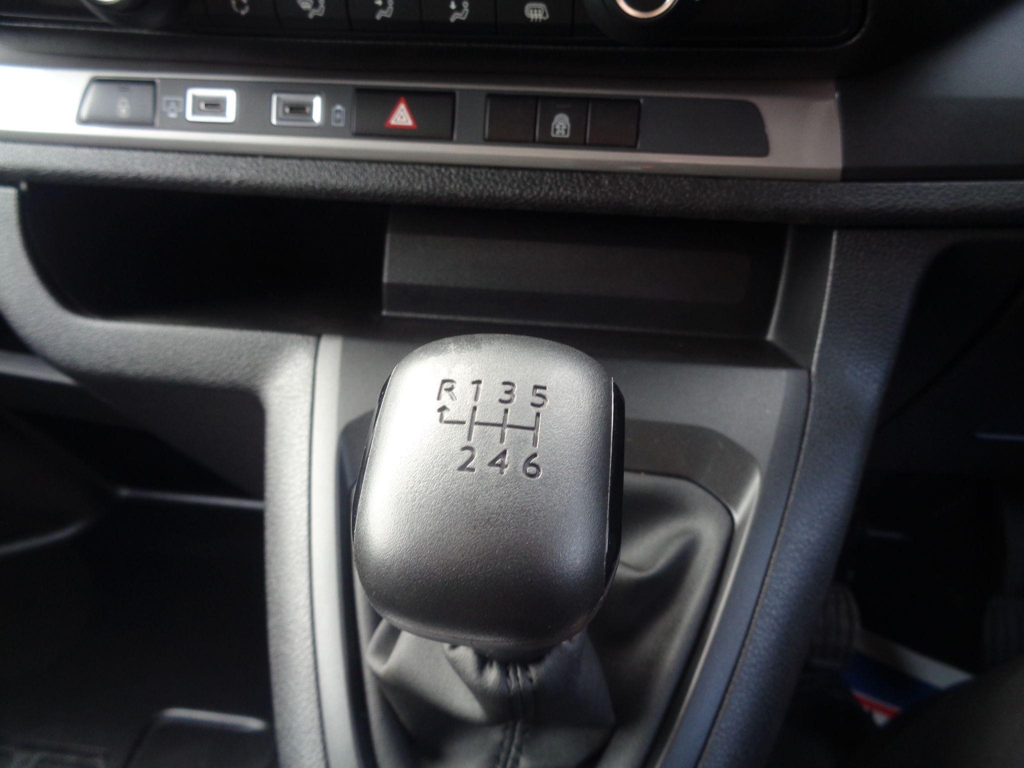 Fiat Scudo Crew Van Image 18