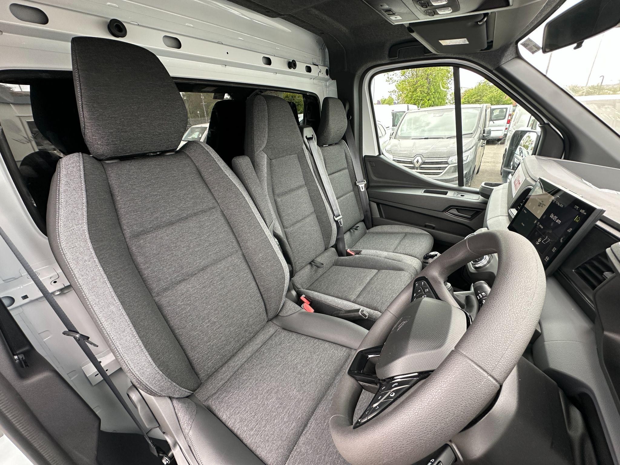 Renault Master Image 18