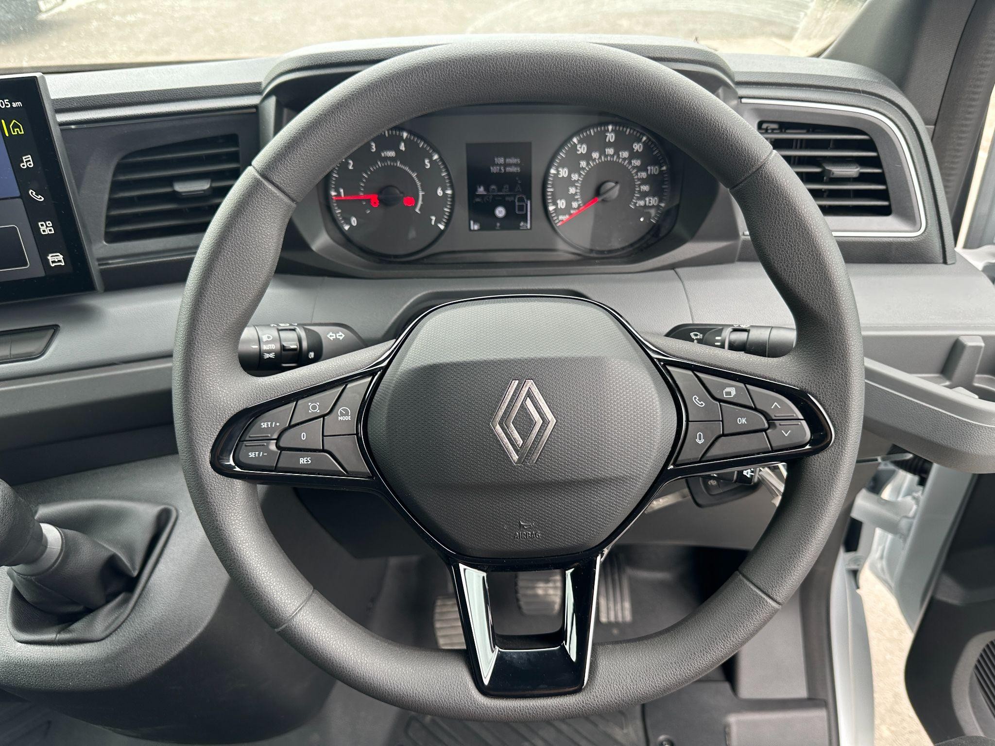 Renault Master Image 19