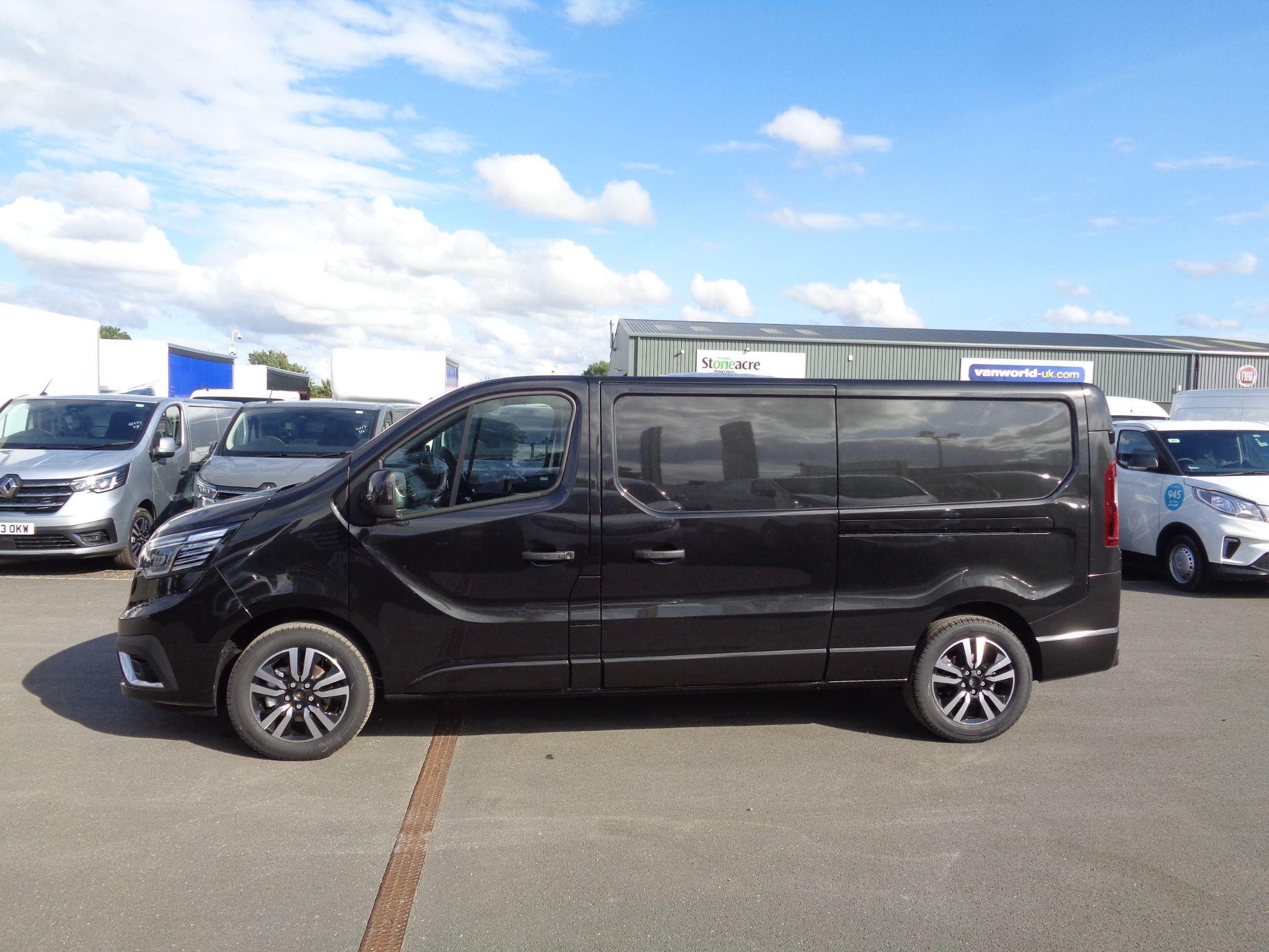 Renault Trafic Image 1