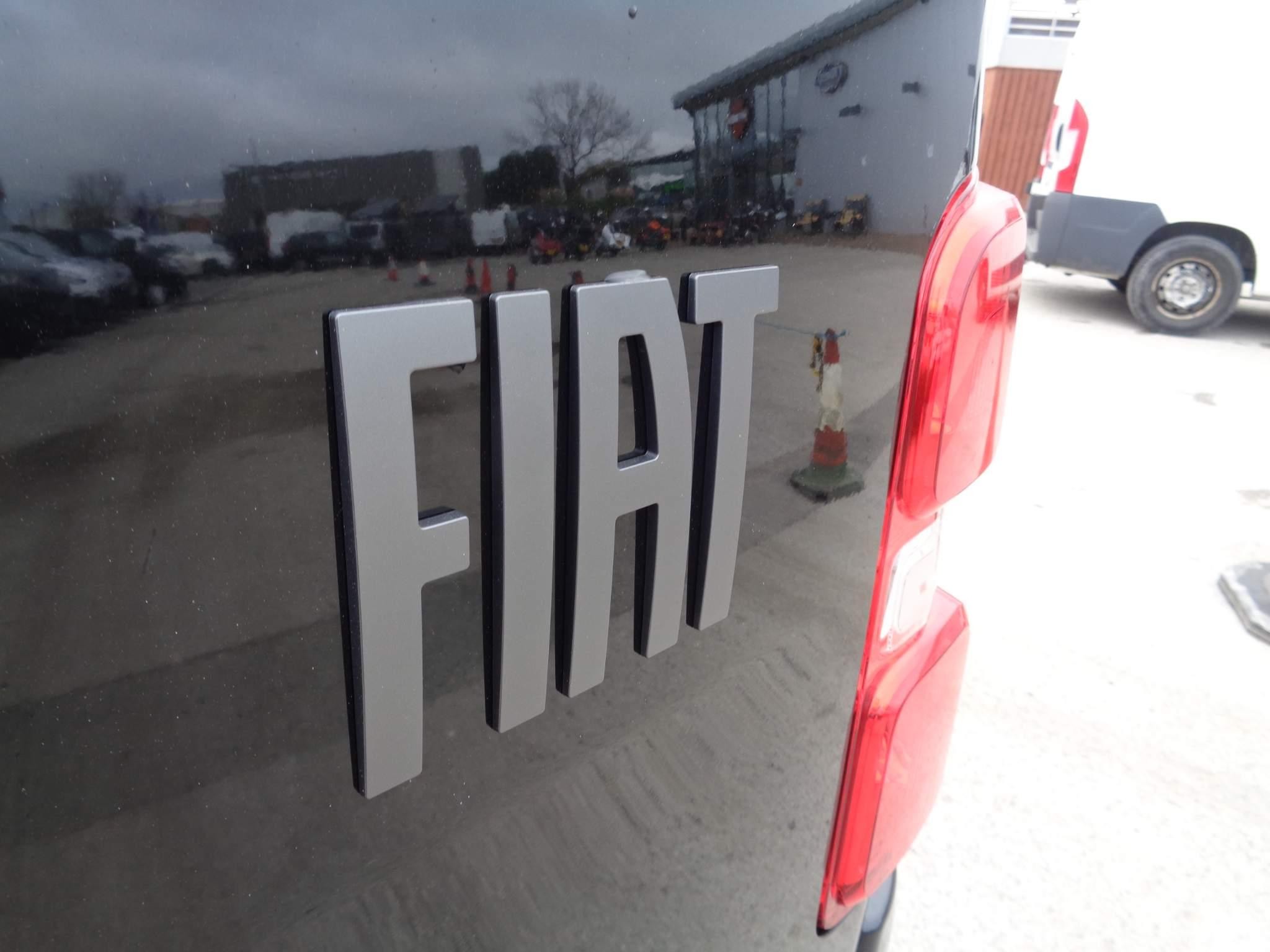 Fiat Scudo Crew Van Image 11