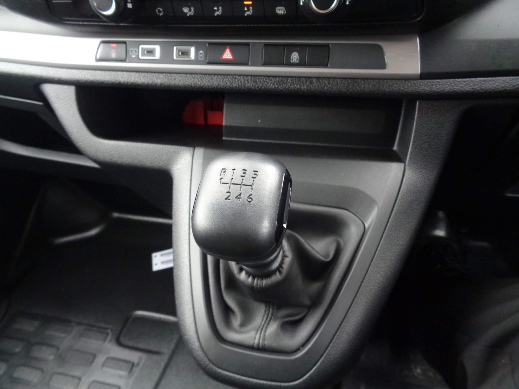 Fiat Scudo Crew Van Image 23