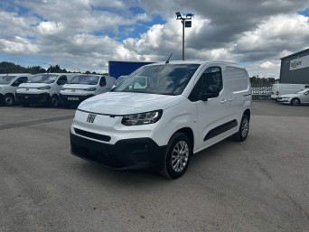 Fiat Doblo 1.5 Multijet3 1000Kg Primo Manual SWB Euro 6 (s/s) 5dr null Image 3