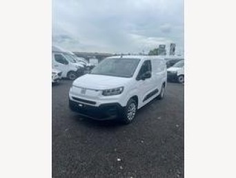 Fiat Doblo 1.5 Multijet3 1000Kg Manual Maxi LWB Euro 6 (s/s) 6dr YN24HLM Image 3