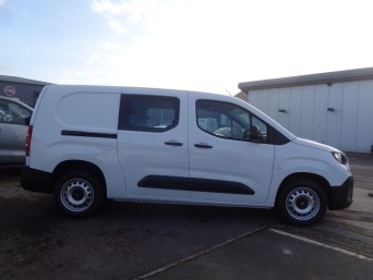 Fiat Doblo 1.5 BlueHDi 1000Kg Maxi Crew Van LWB Euro 6 (s/s) 6dr null Image 2