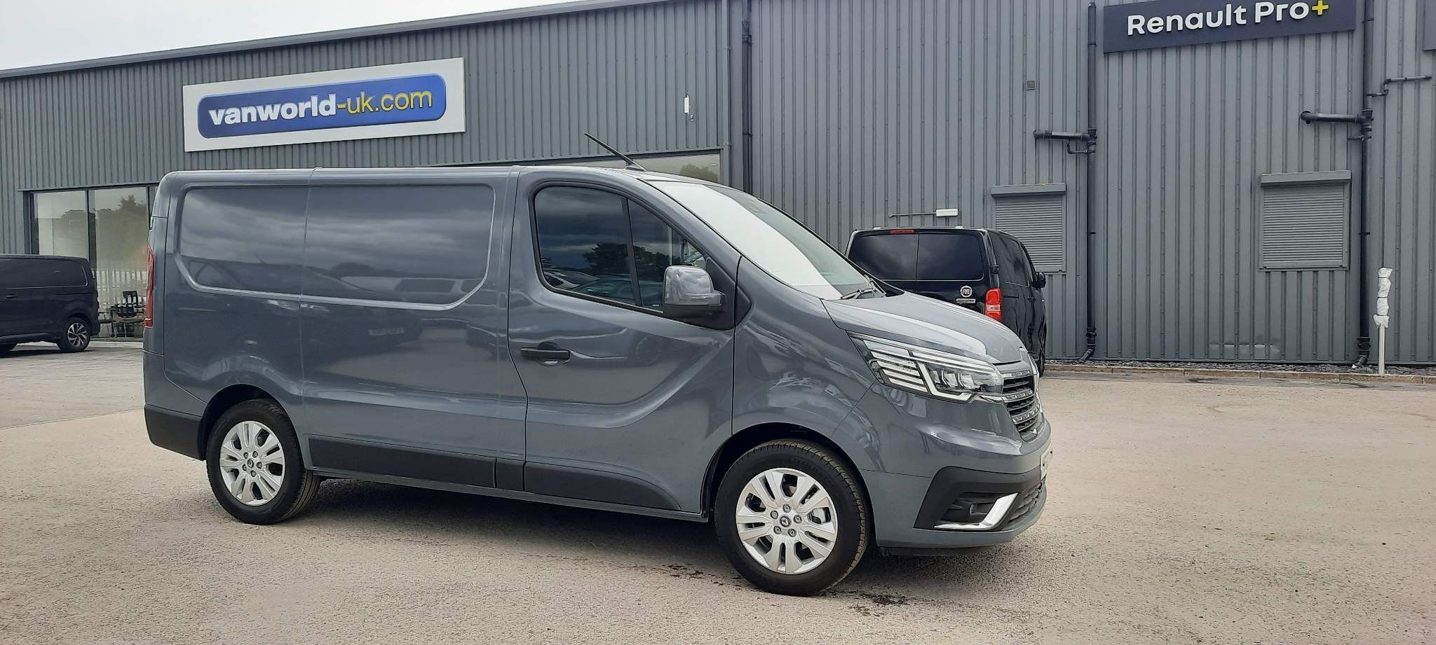 Renault Trafic Image 2