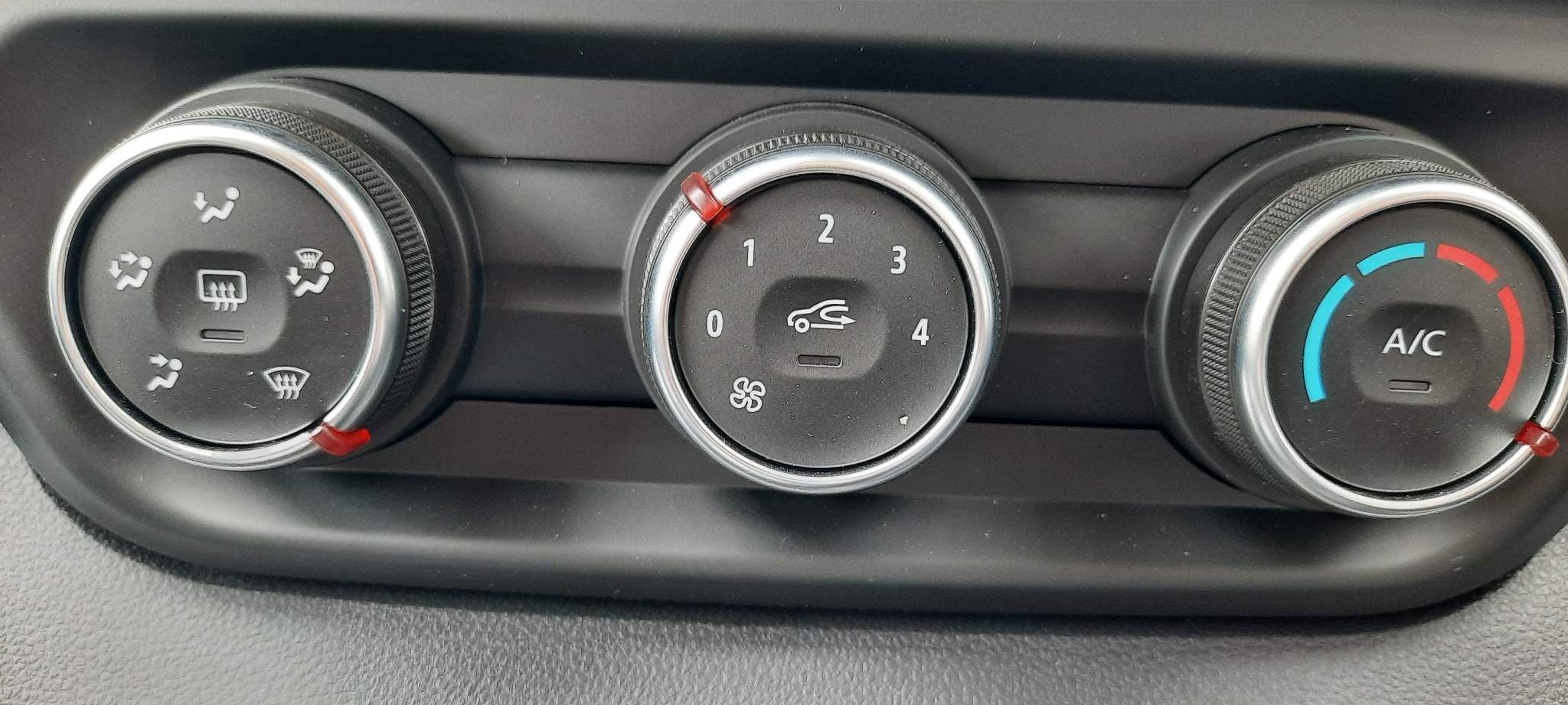 Renault Trafic Image 10