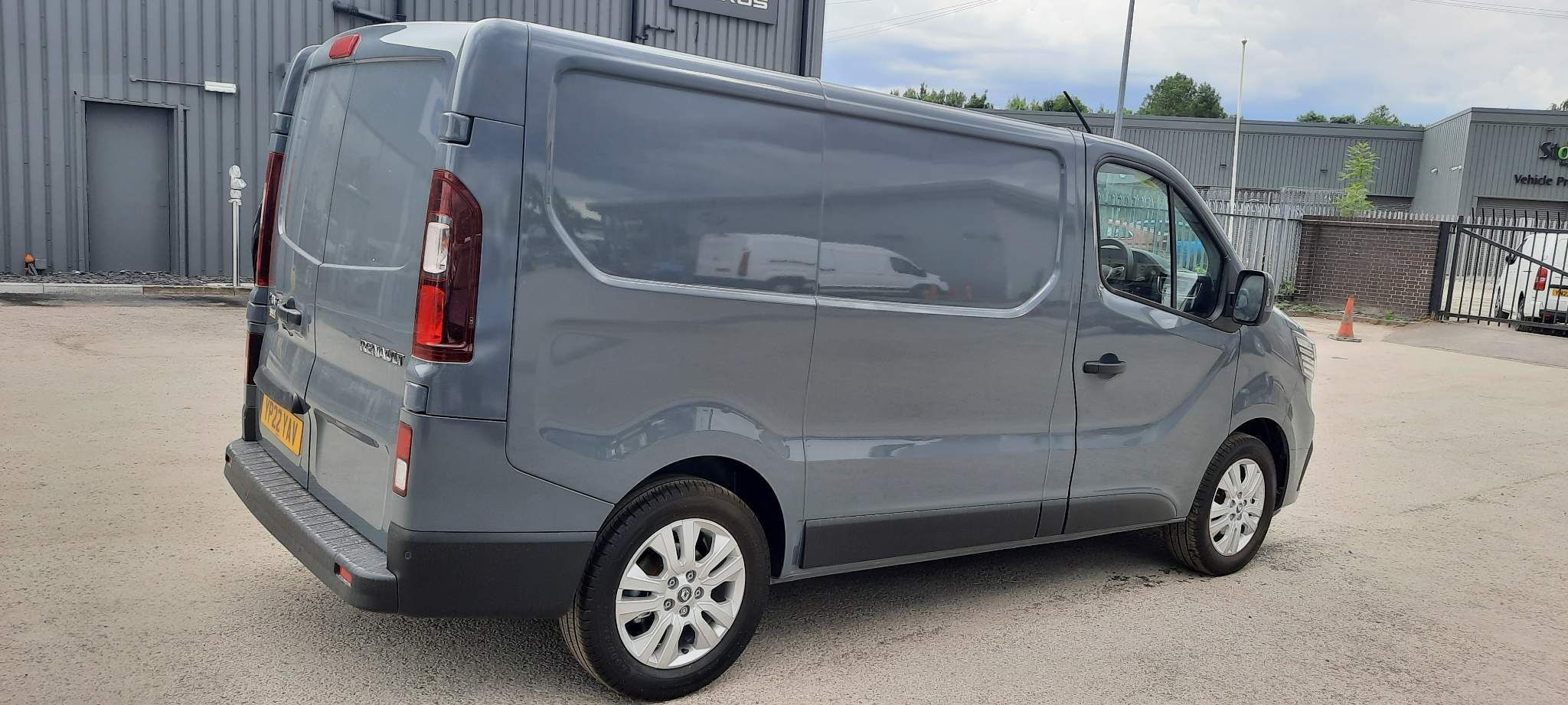 Renault Trafic Image 11