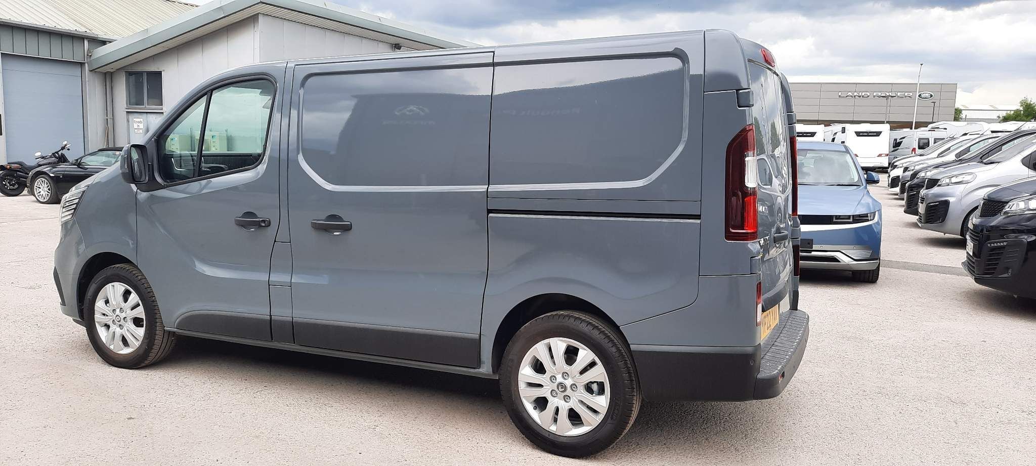 Renault Trafic Image 12