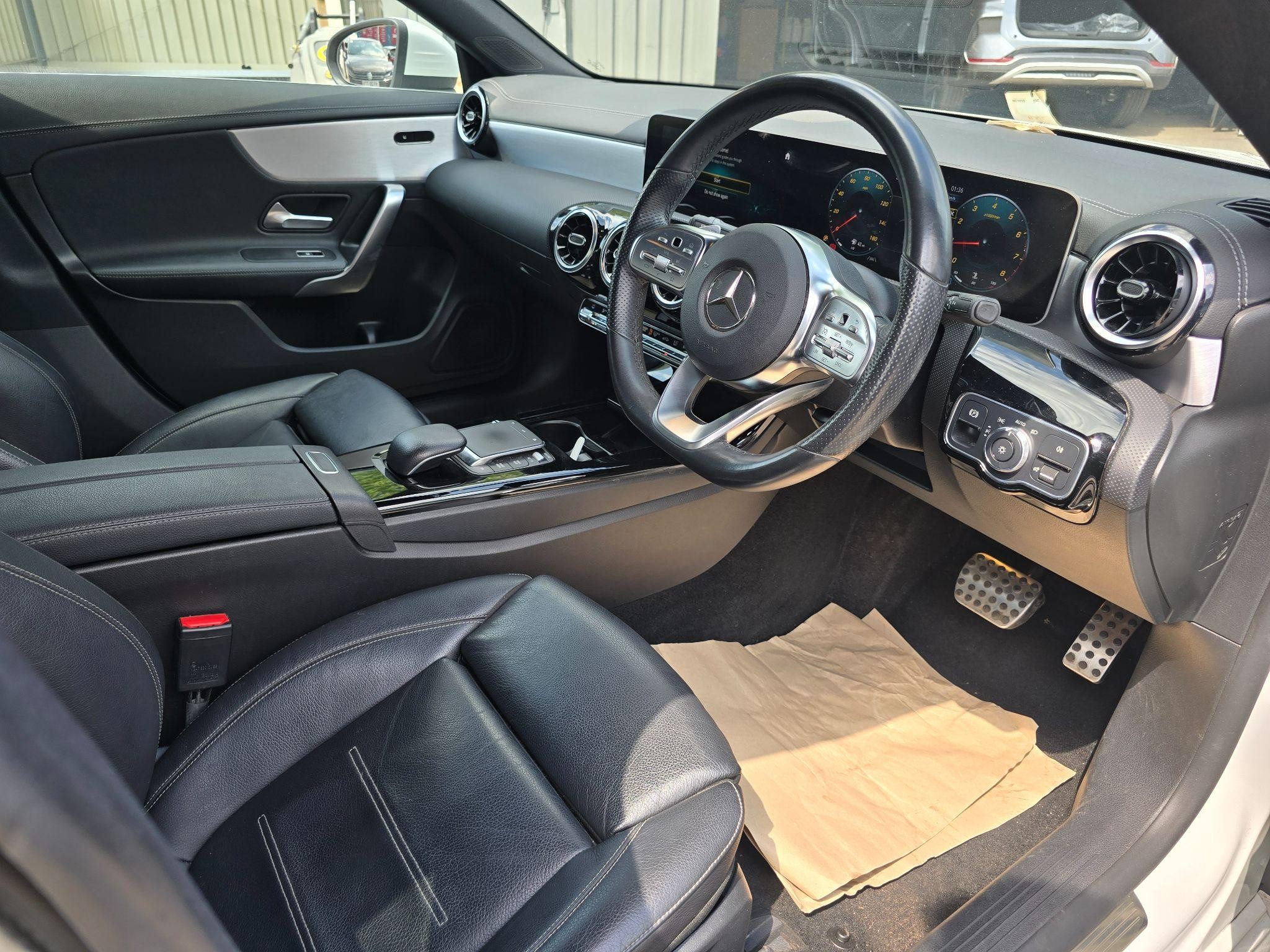Mercedes-Benz CLA Image 12