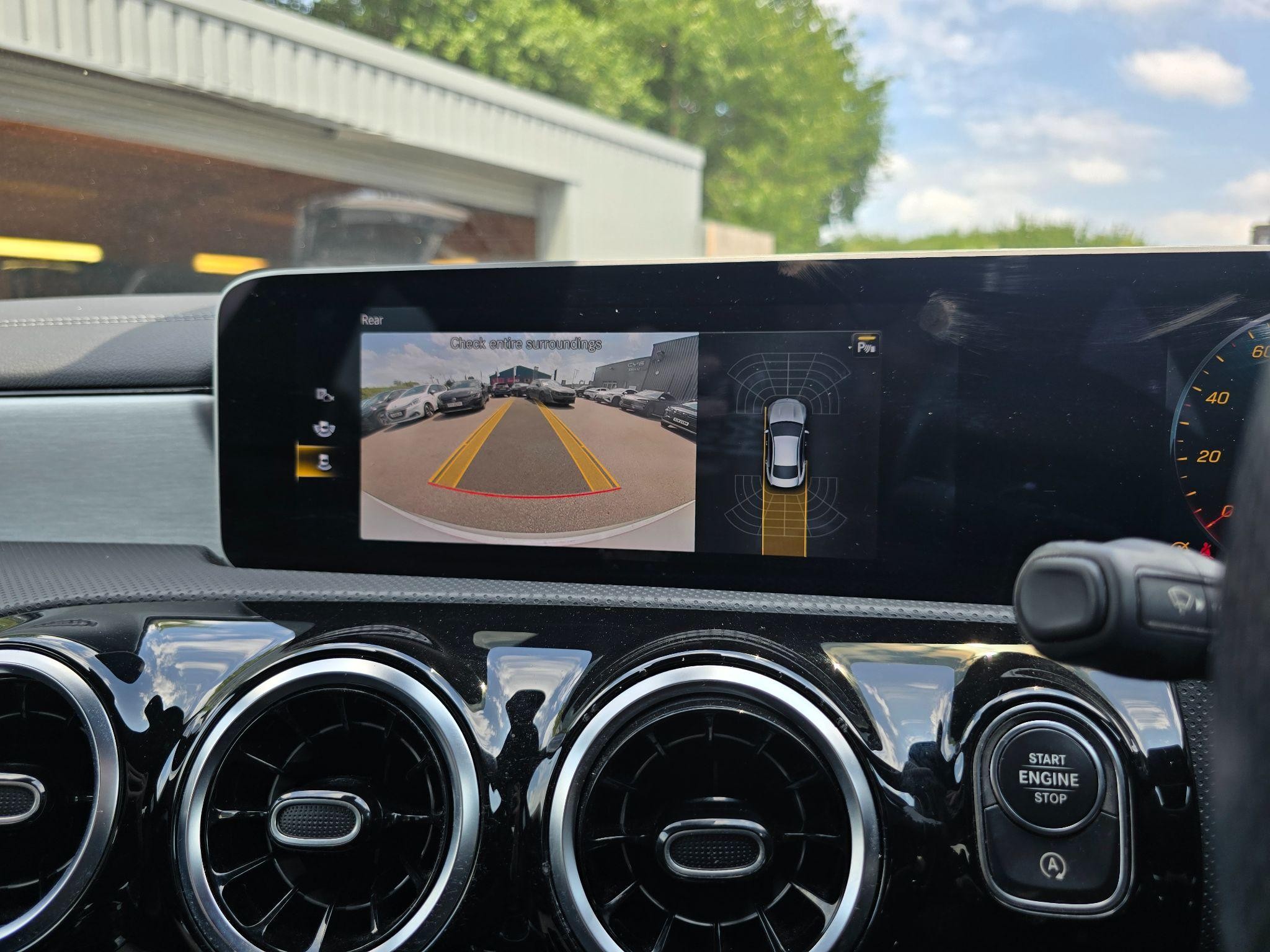 Mercedes-Benz CLA Image 21