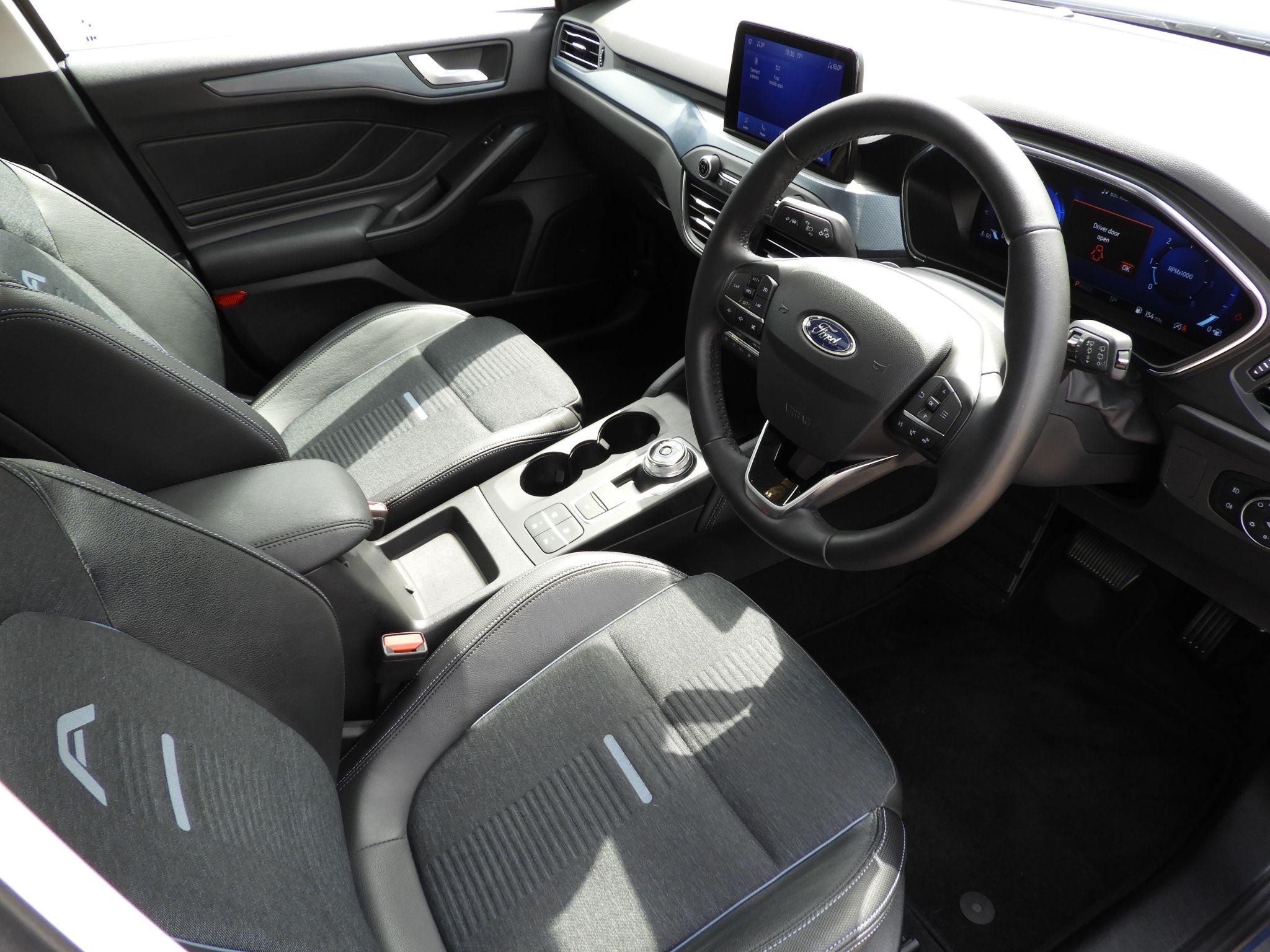 Ford Focus Image 11