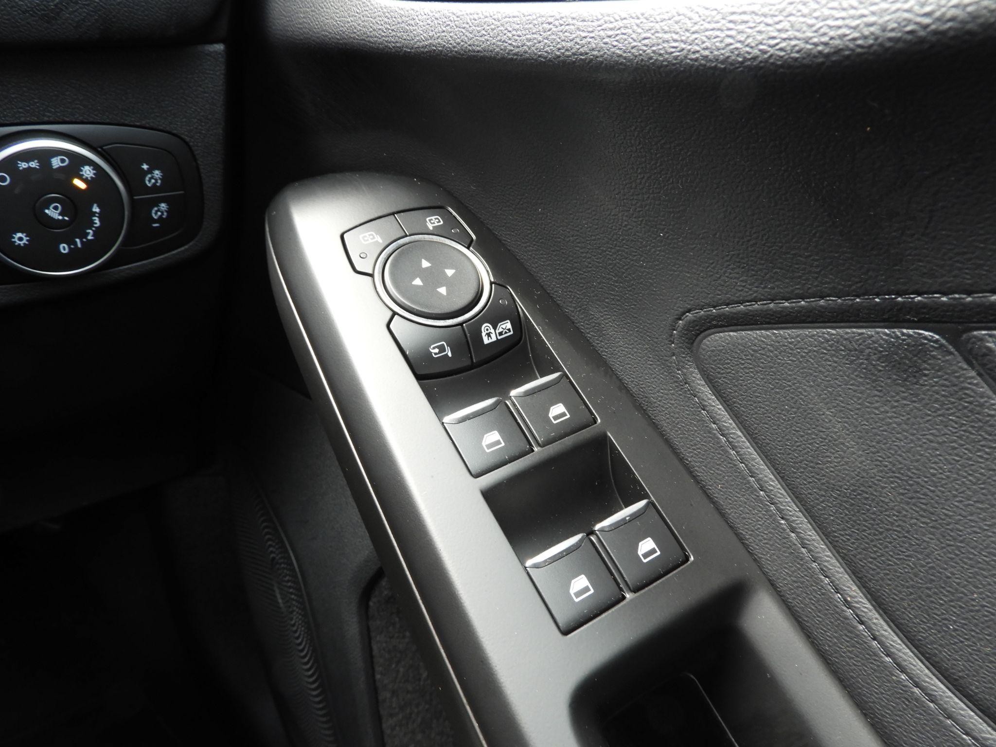 Ford Focus Image 19
