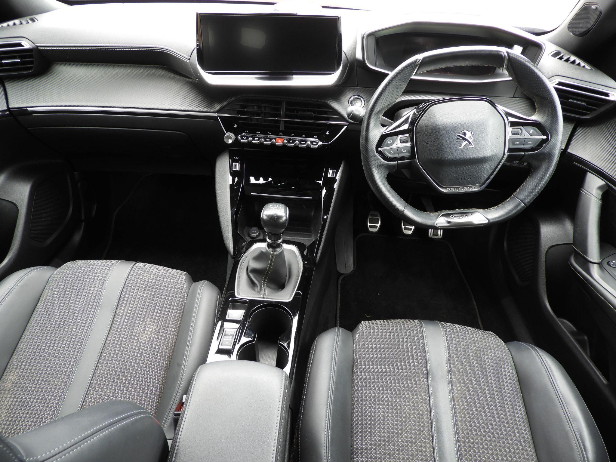 Peugeot 2008 Image 9