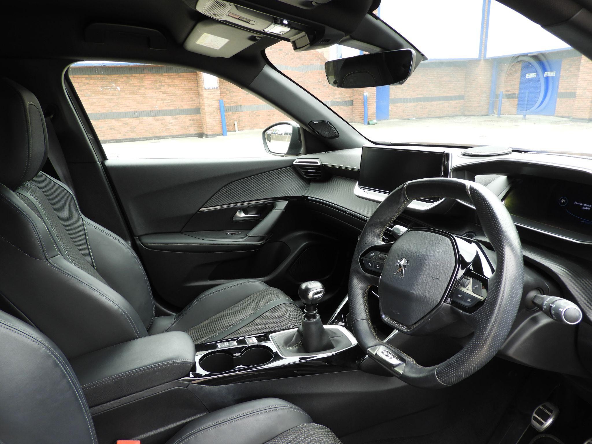 Peugeot 2008 Image 11