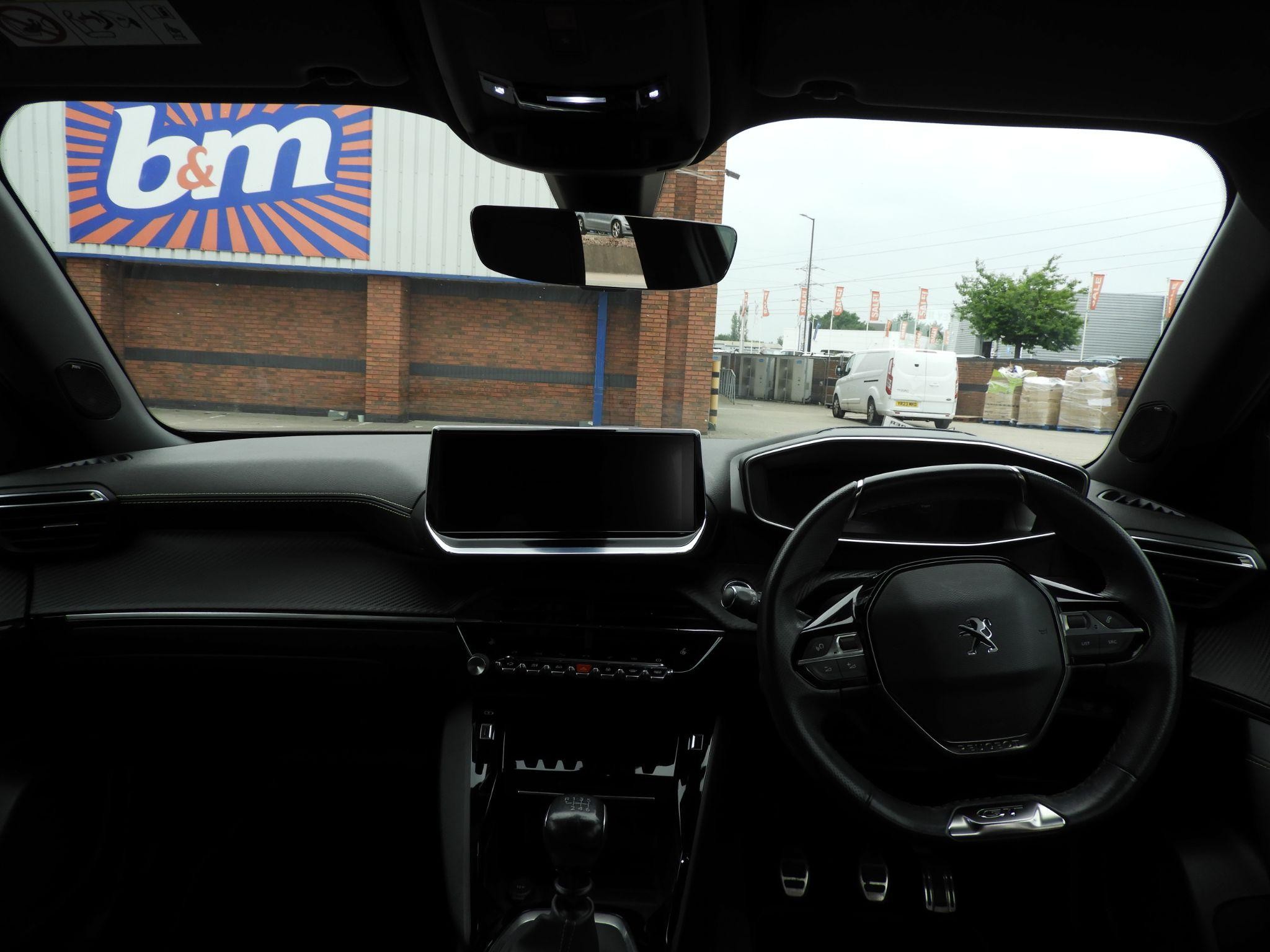 Peugeot 2008 Image 12