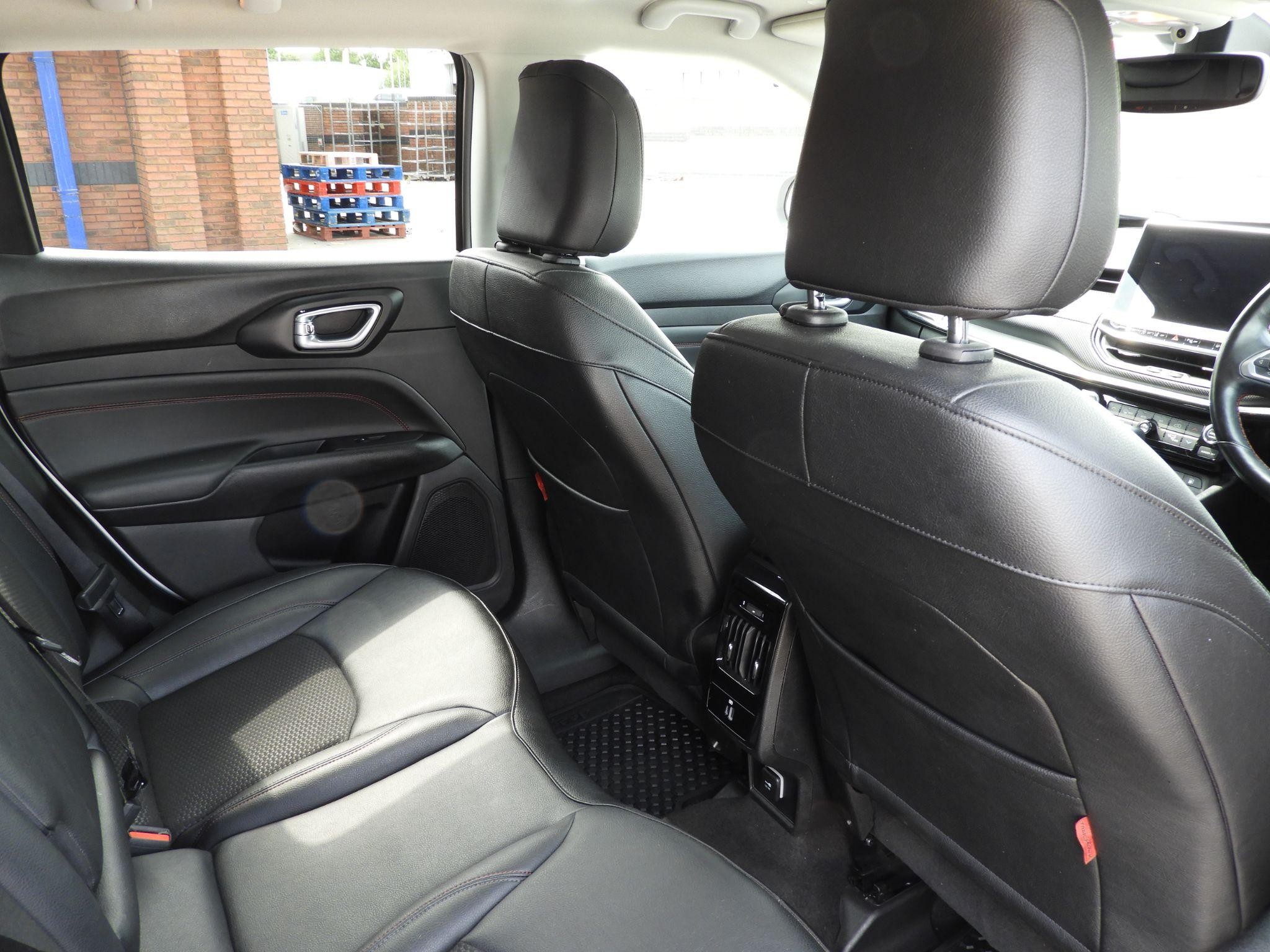 Jeep Compass Image 13