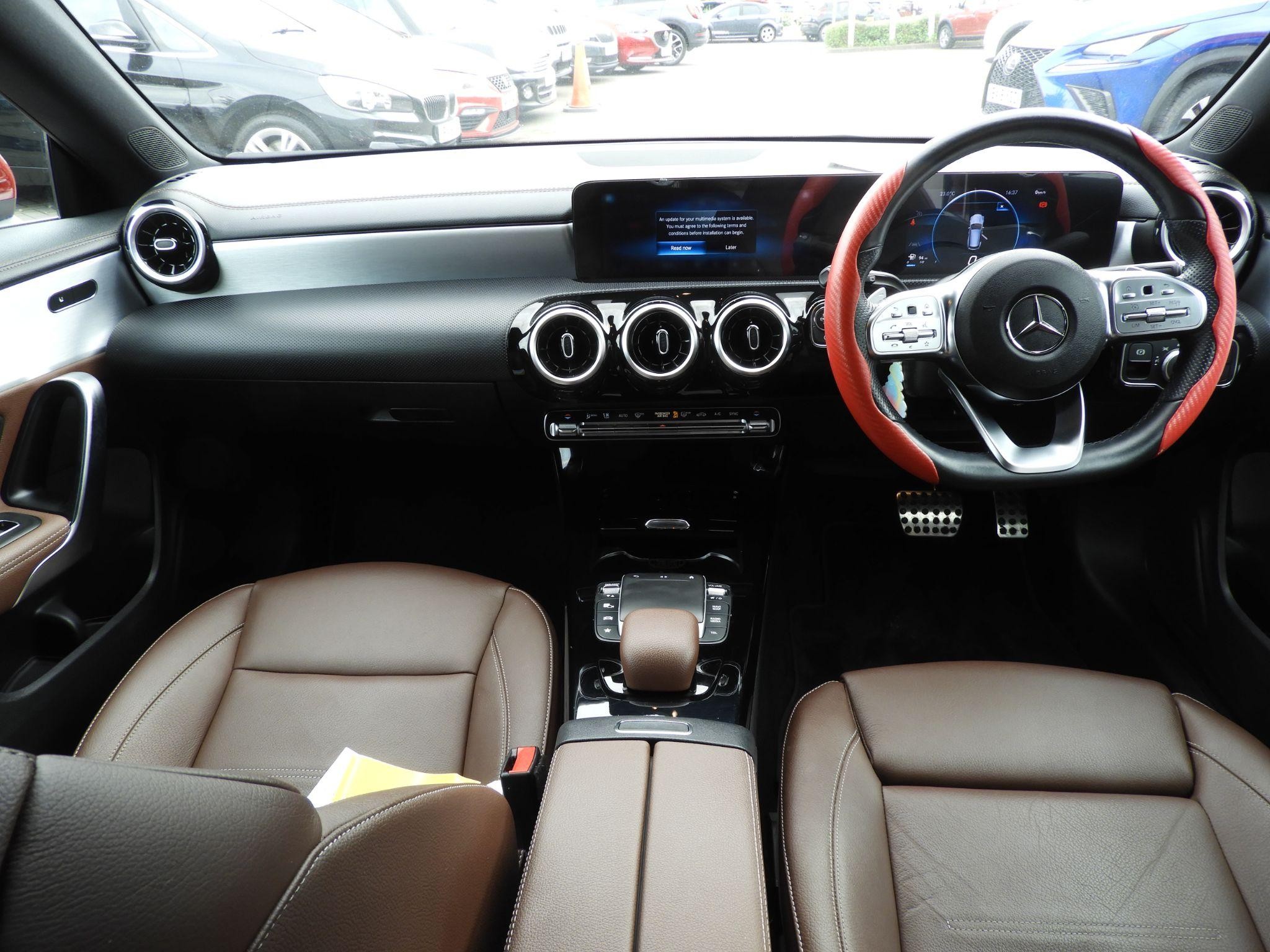 Mercedes-Benz CLA Image 10