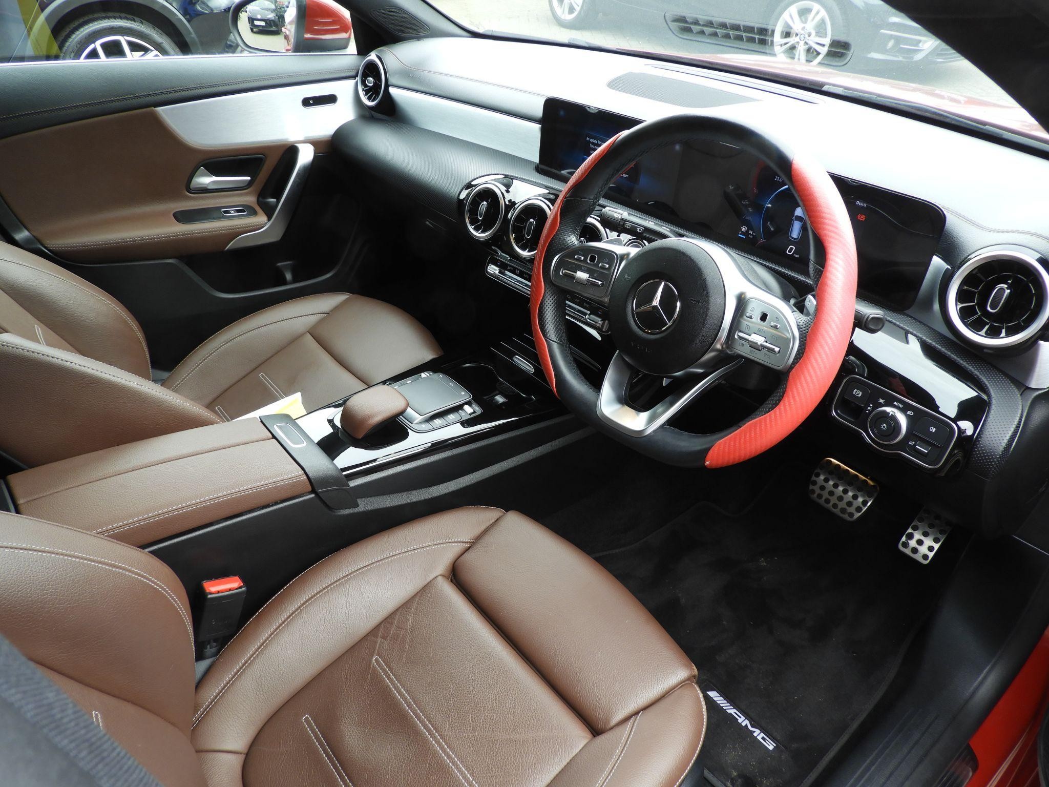Mercedes-Benz CLA Image 12